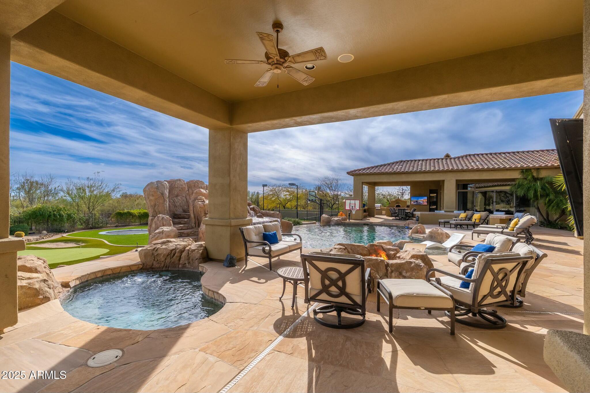 SAGUARO ESTATES - Residential