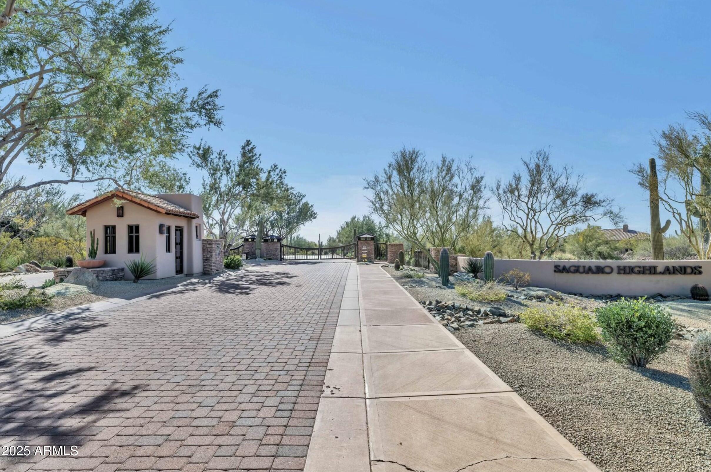 SAGUARO ESTATES - Residential