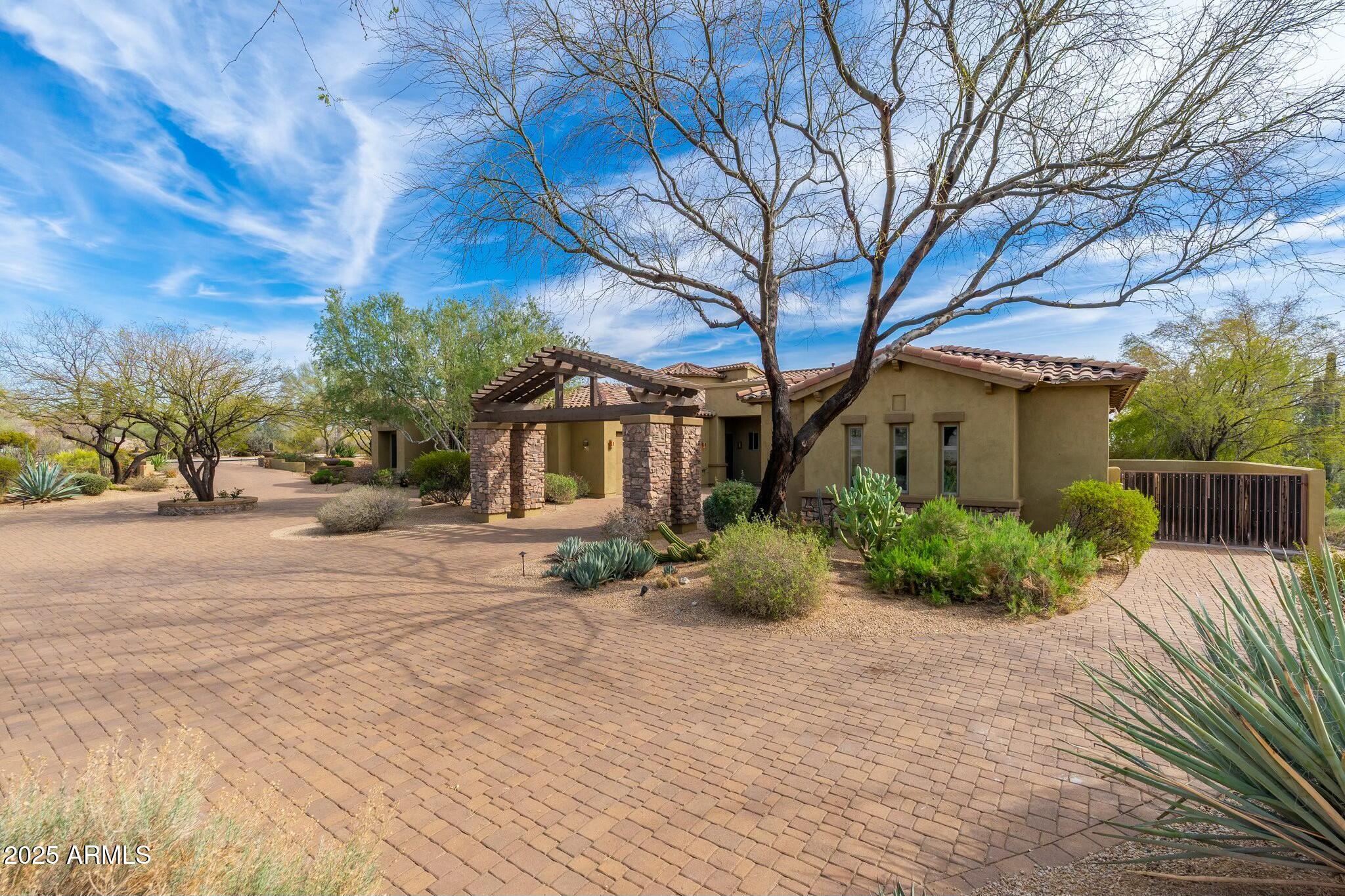 SAGUARO ESTATES - Residential