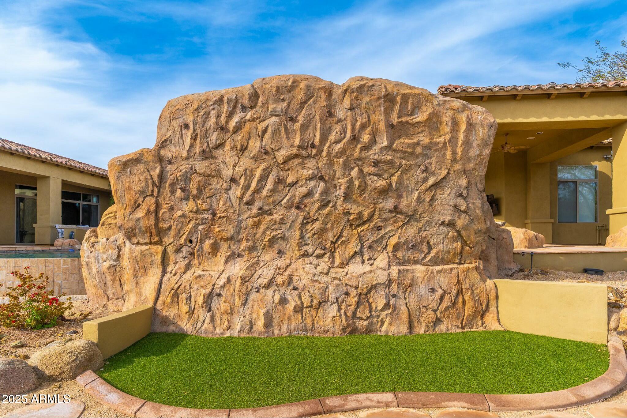 SAGUARO ESTATES - Residential