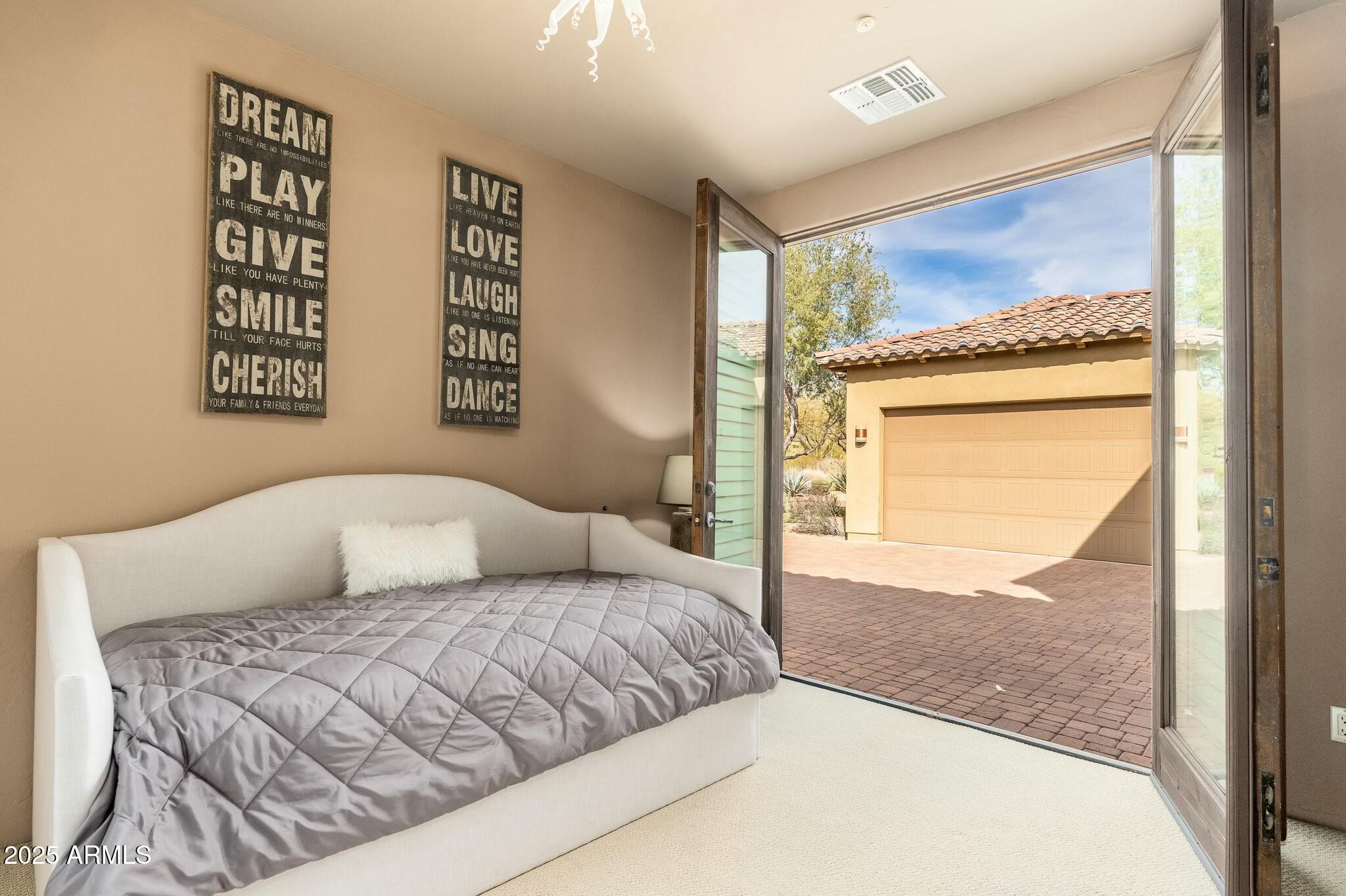 SAGUARO ESTATES - Residential