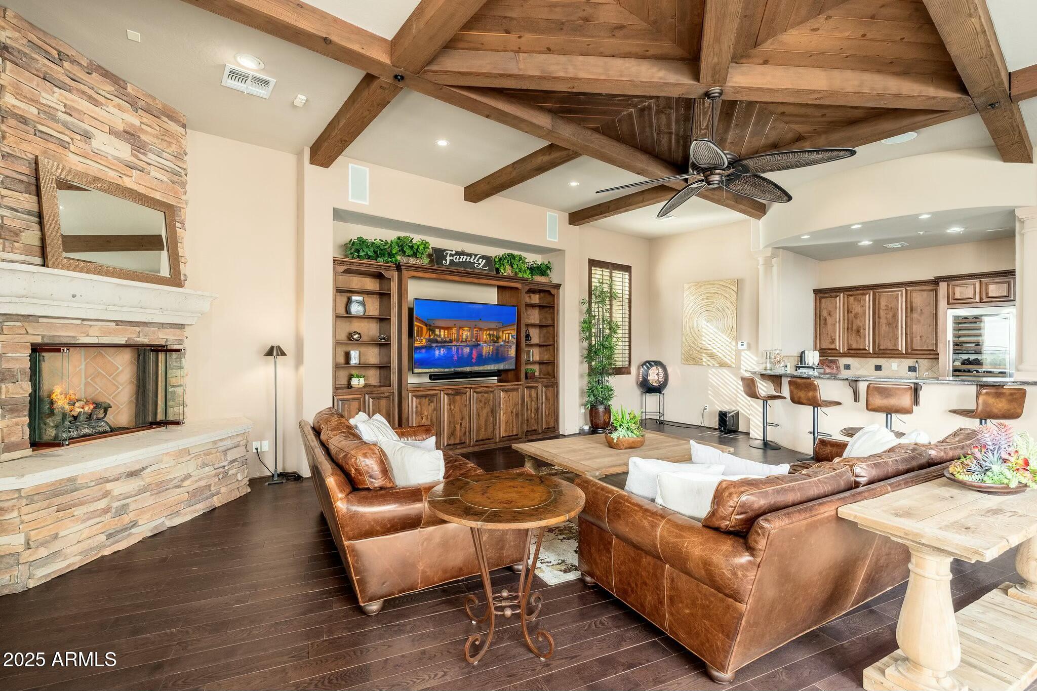 SAGUARO ESTATES - Residential