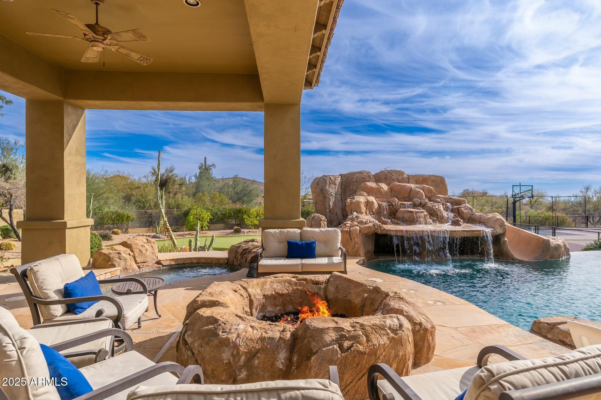 SAGUARO ESTATES - Residential