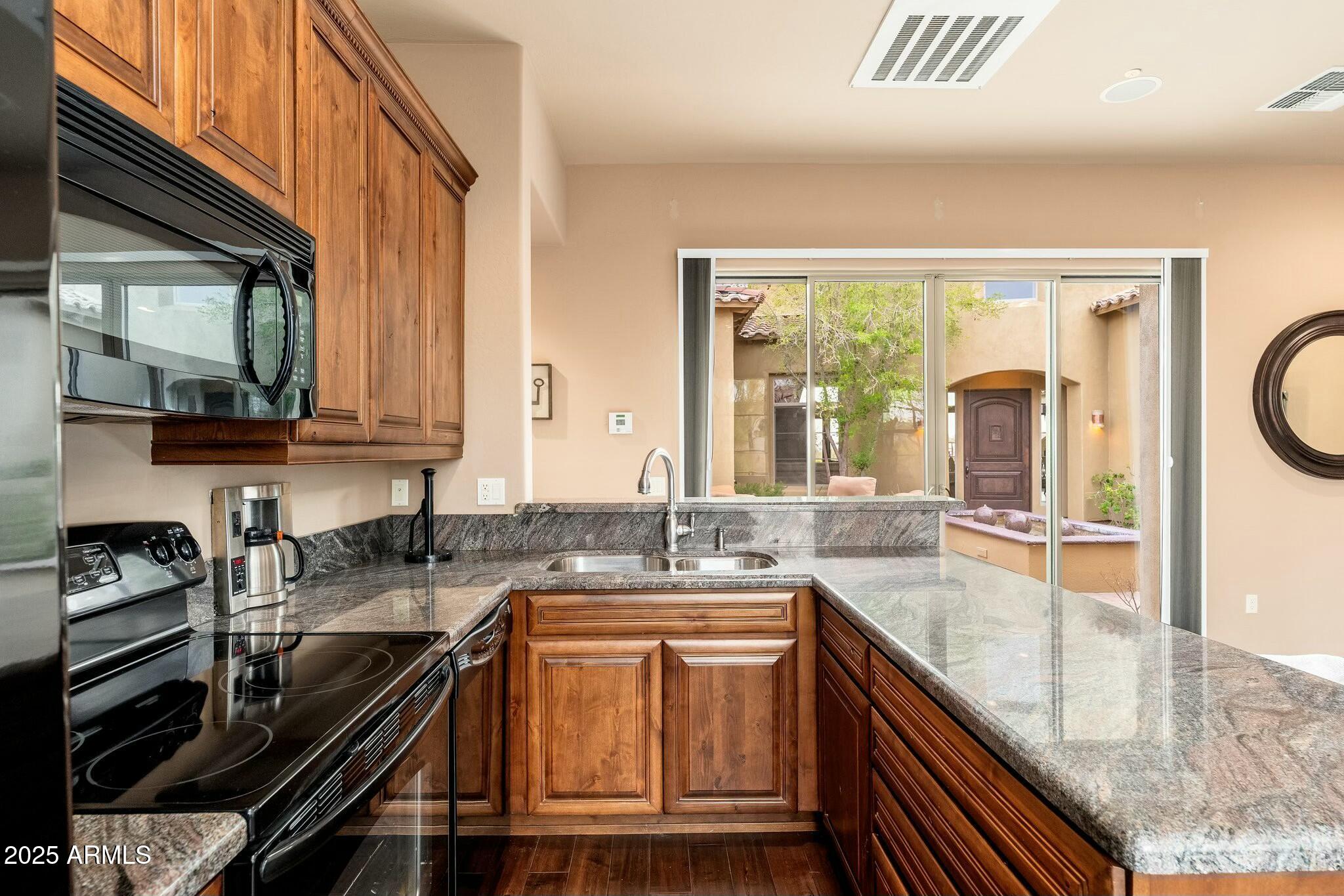 SAGUARO ESTATES - Residential
