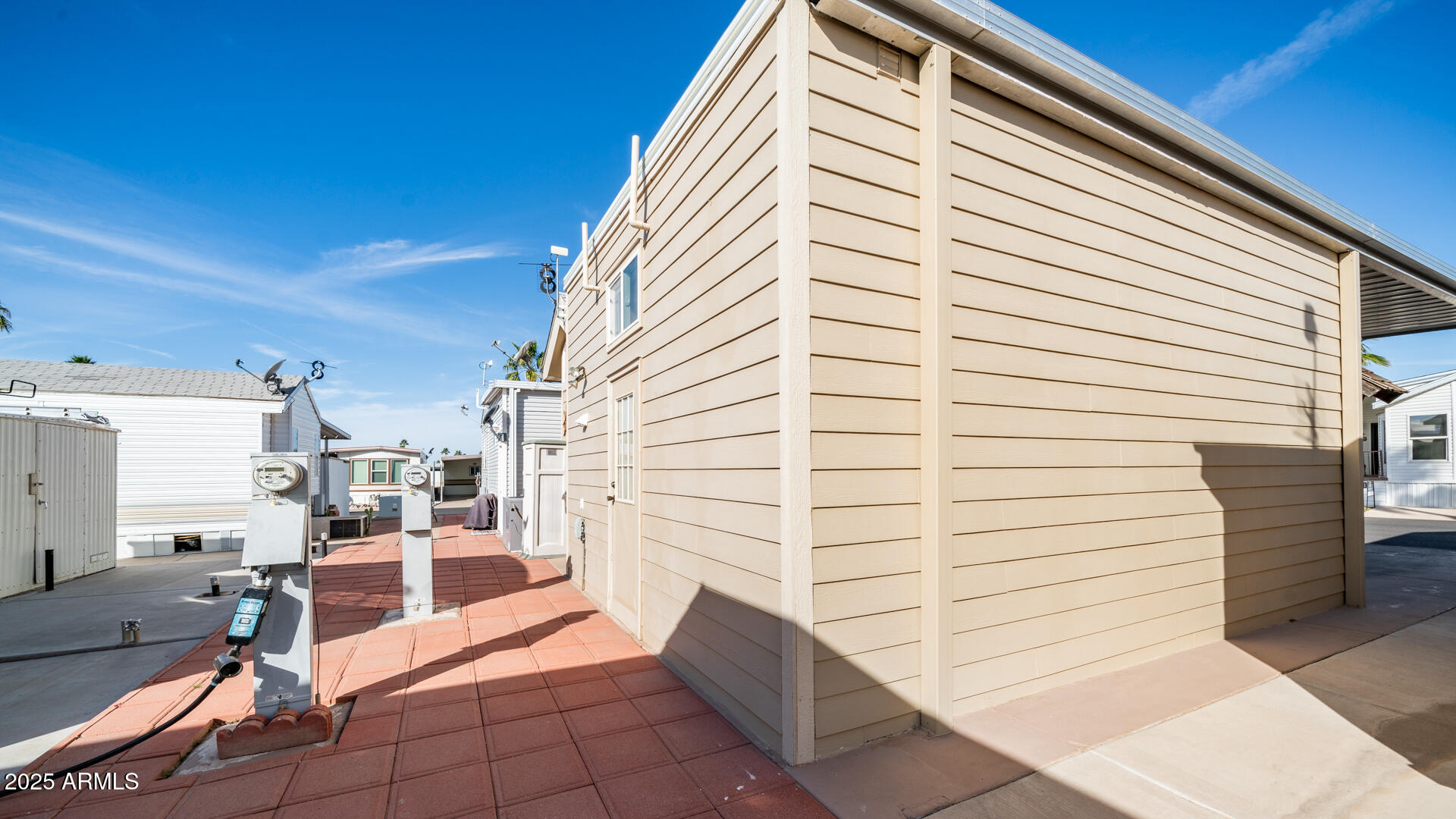 GOLDEN VISTA - Residential