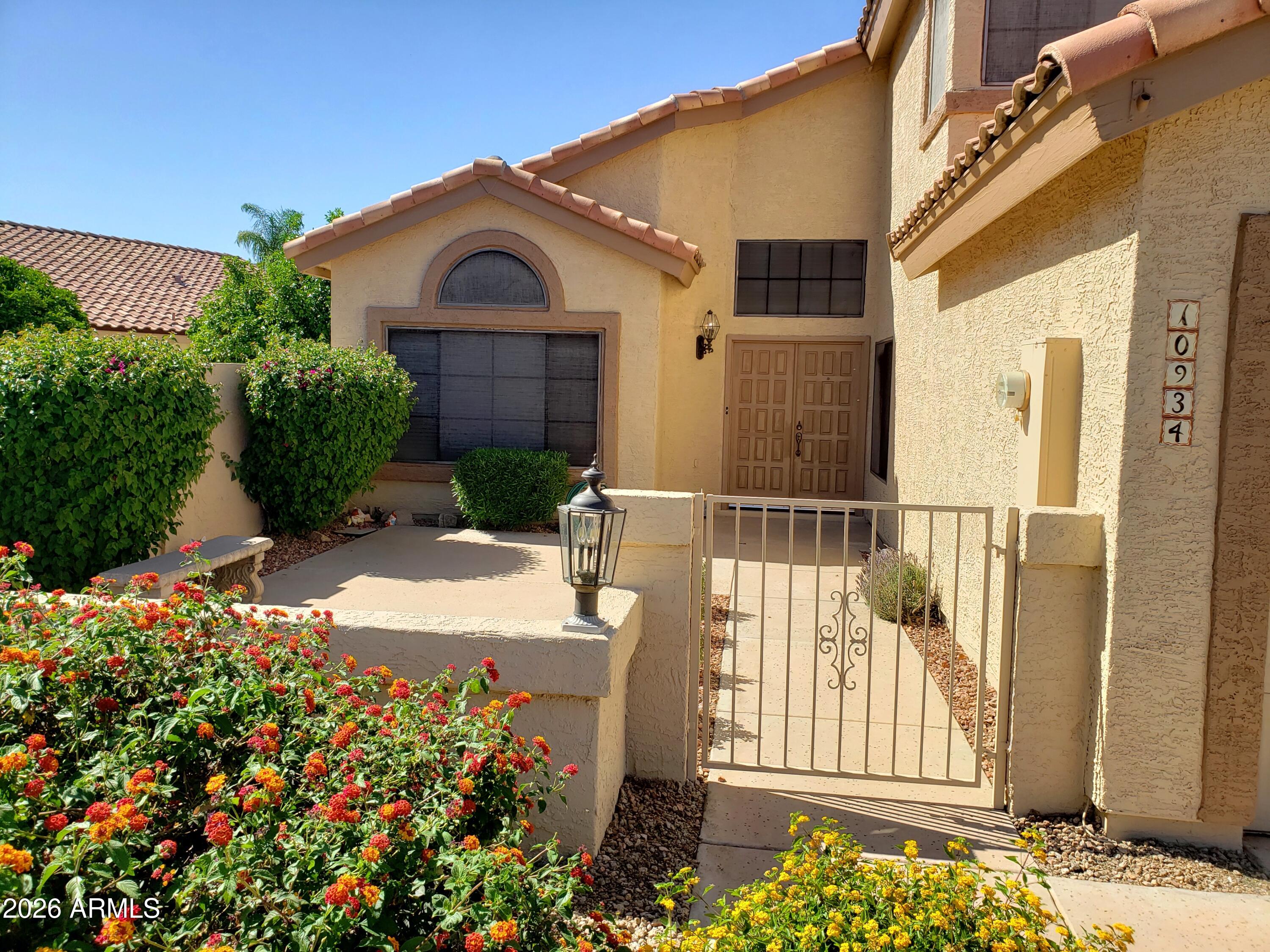 GARDEN LAKES GARDEN LAKE MANOR - Residential