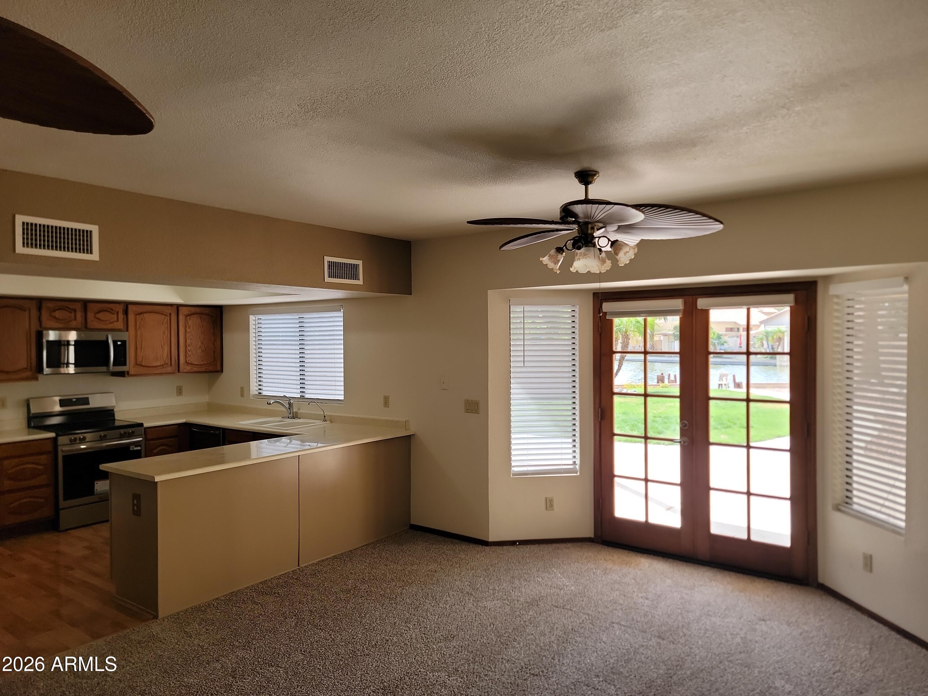 GARDEN LAKES GARDEN LAKE MANOR - Residential