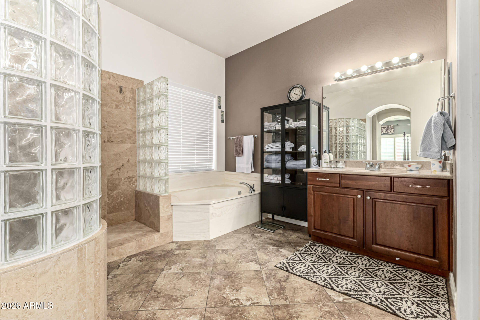VAQUERO ESTATES - Residential
