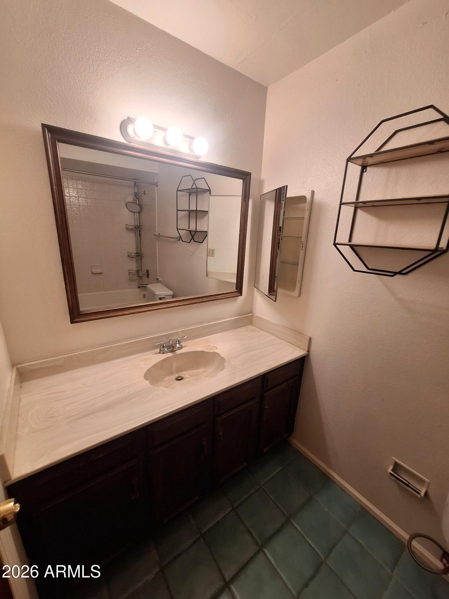 FAIRWOOD UNIT 7 - Residential Lease