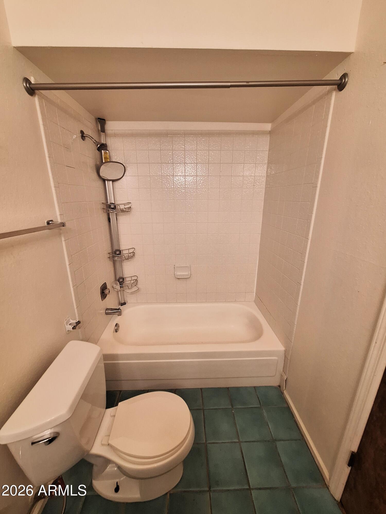 FAIRWOOD UNIT 7 - Residential Lease