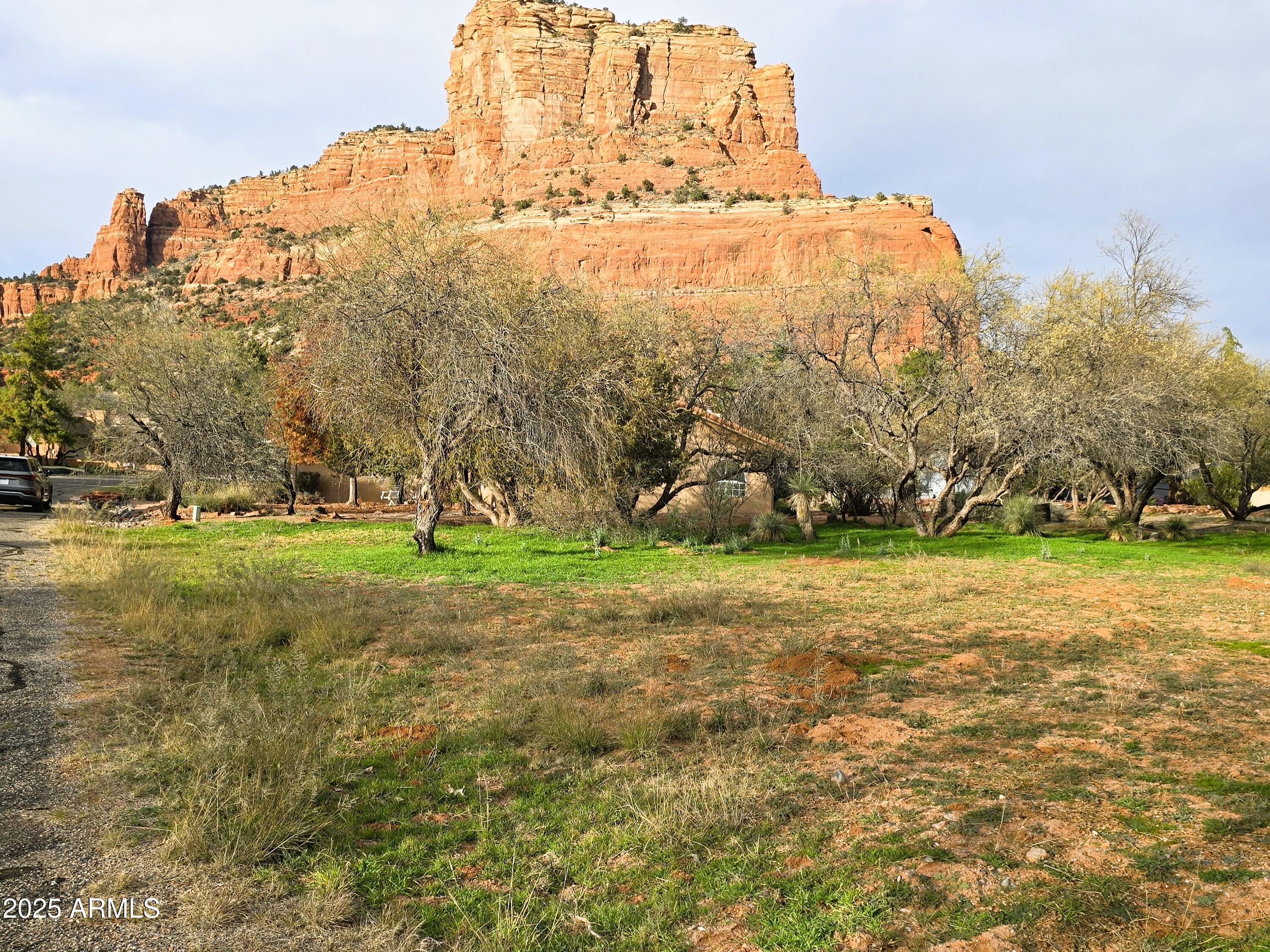 OAK CREEK - Land