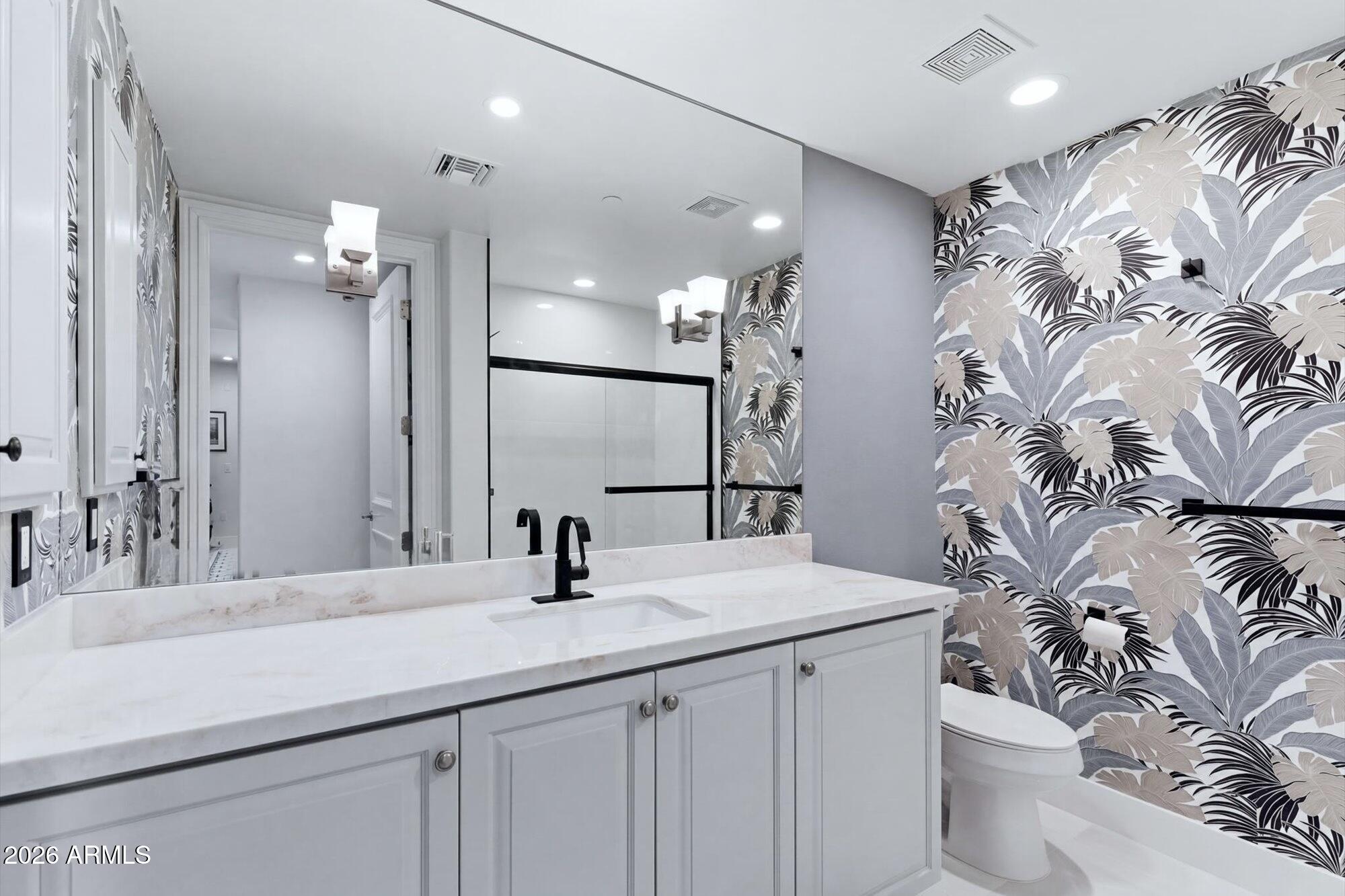 SCOTTSDALE WATERFRONT RESIDENCES - Residential