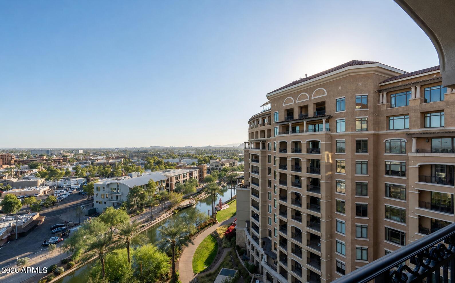 SCOTTSDALE WATERFRONT RESIDENCES - Residential