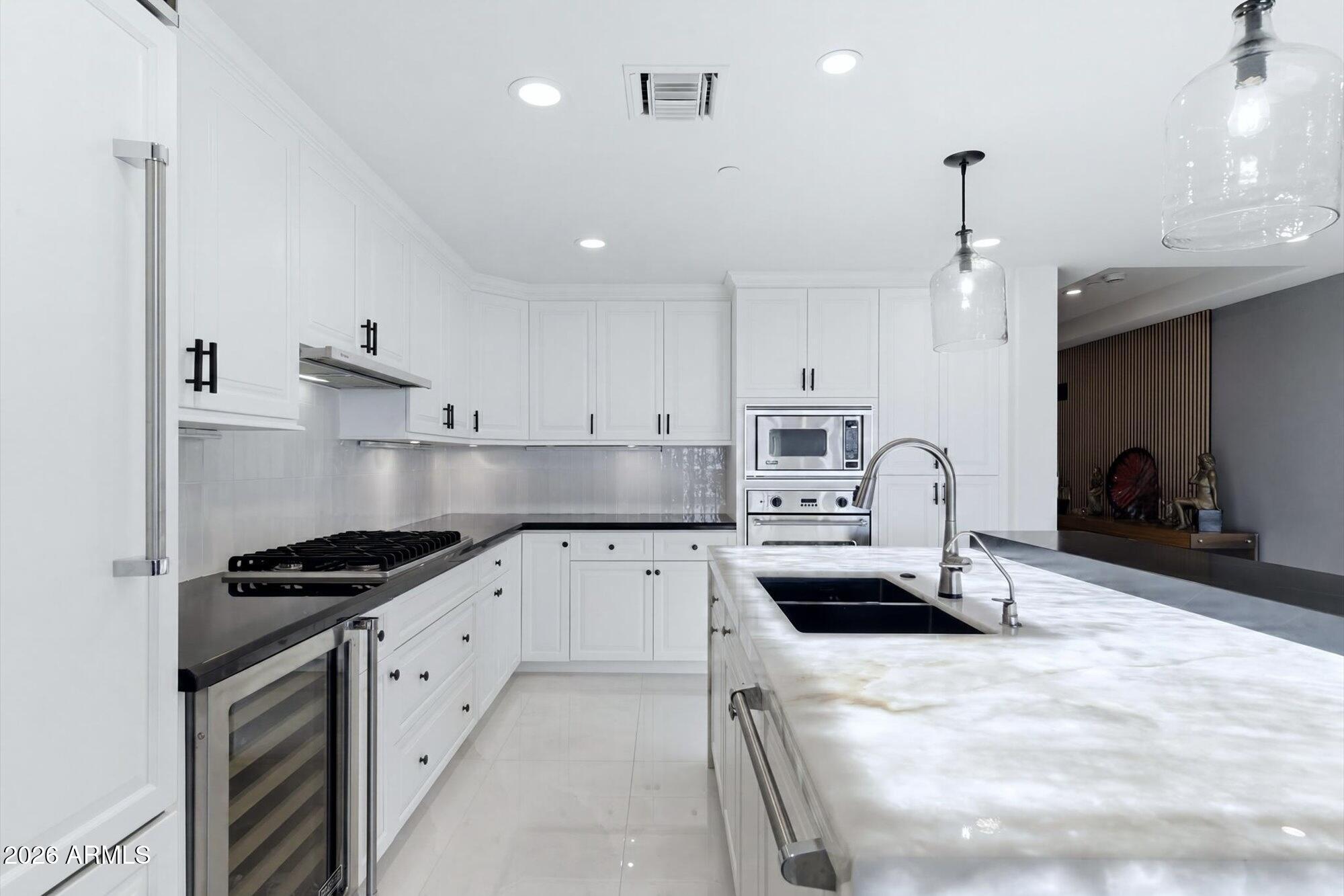 SCOTTSDALE WATERFRONT RESIDENCES - Residential