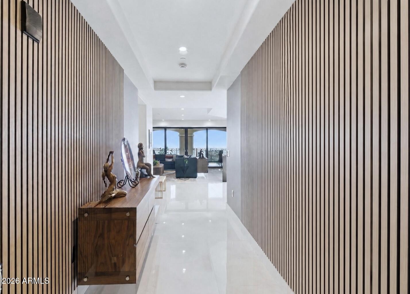SCOTTSDALE WATERFRONT RESIDENCES - Residential