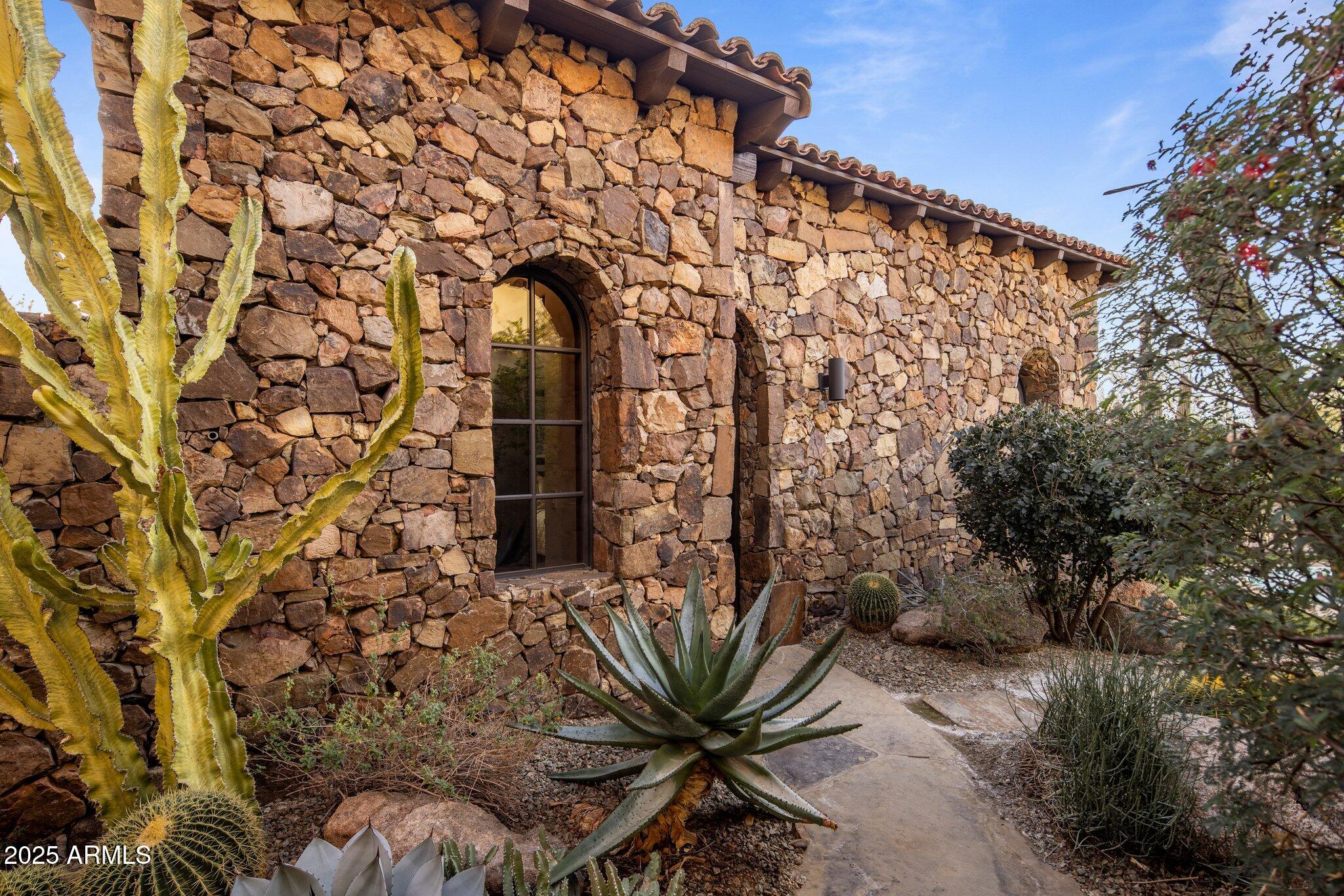 ESTANCIA - Residential