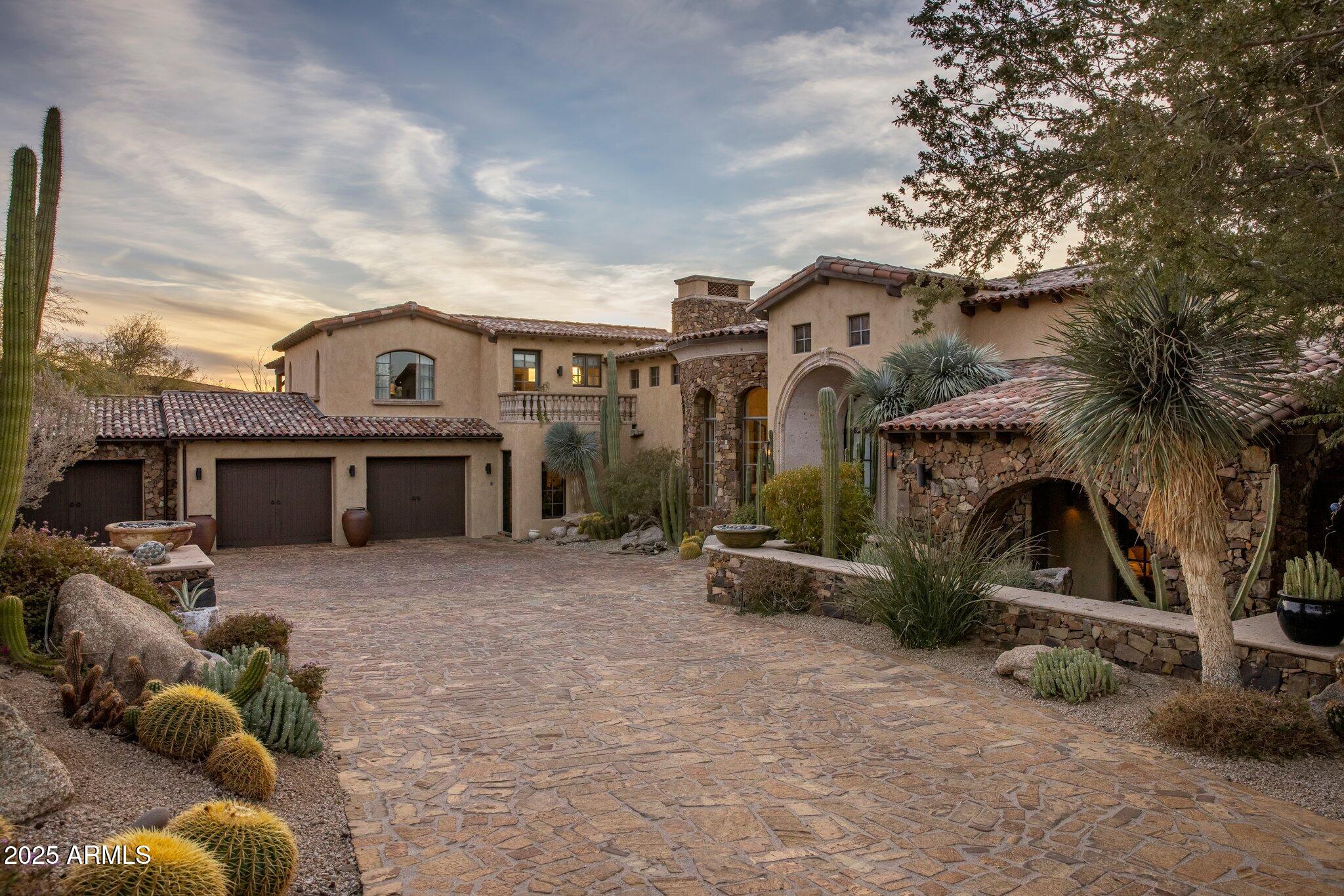 ESTANCIA - Residential