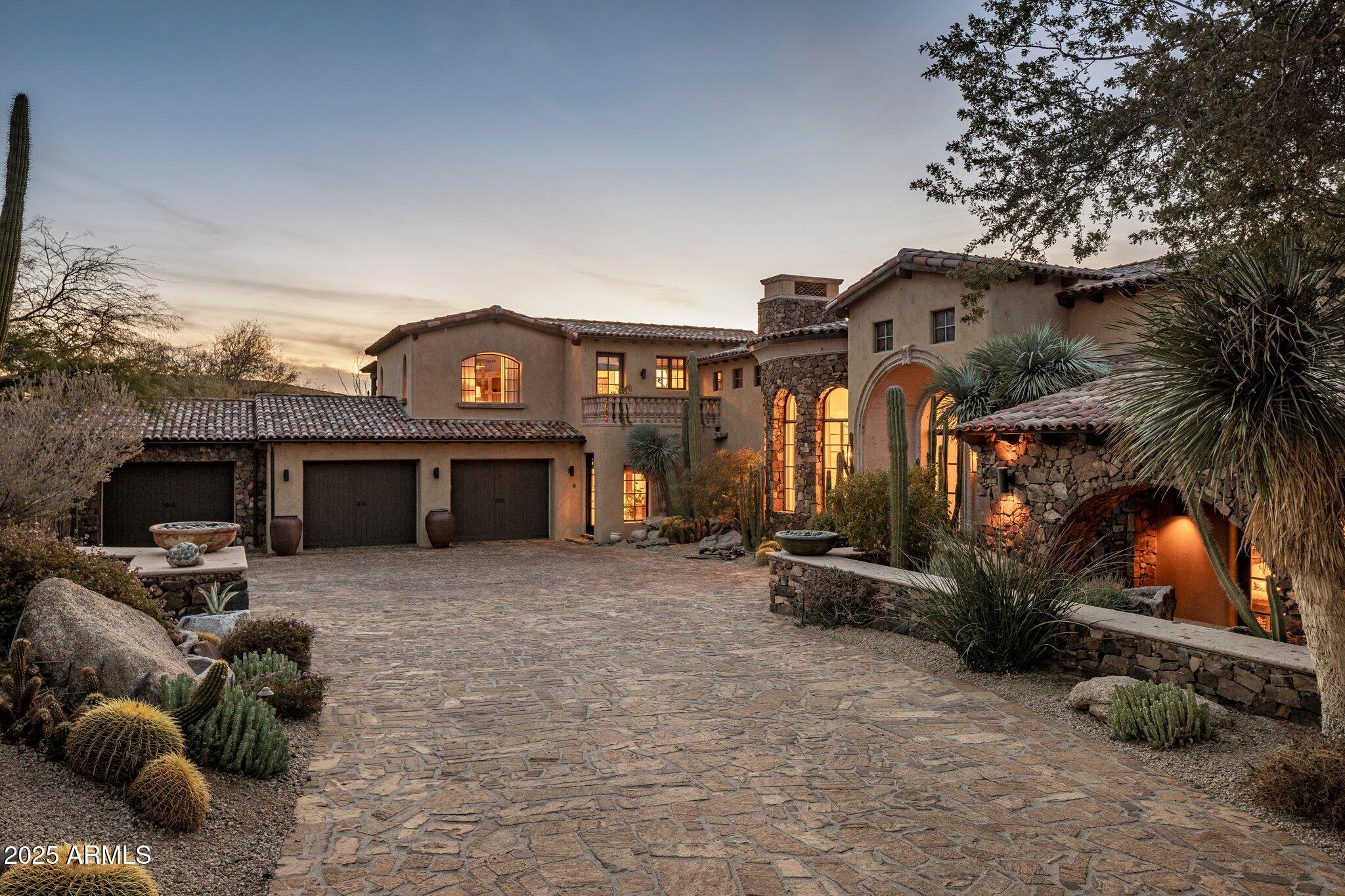 ESTANCIA - Residential