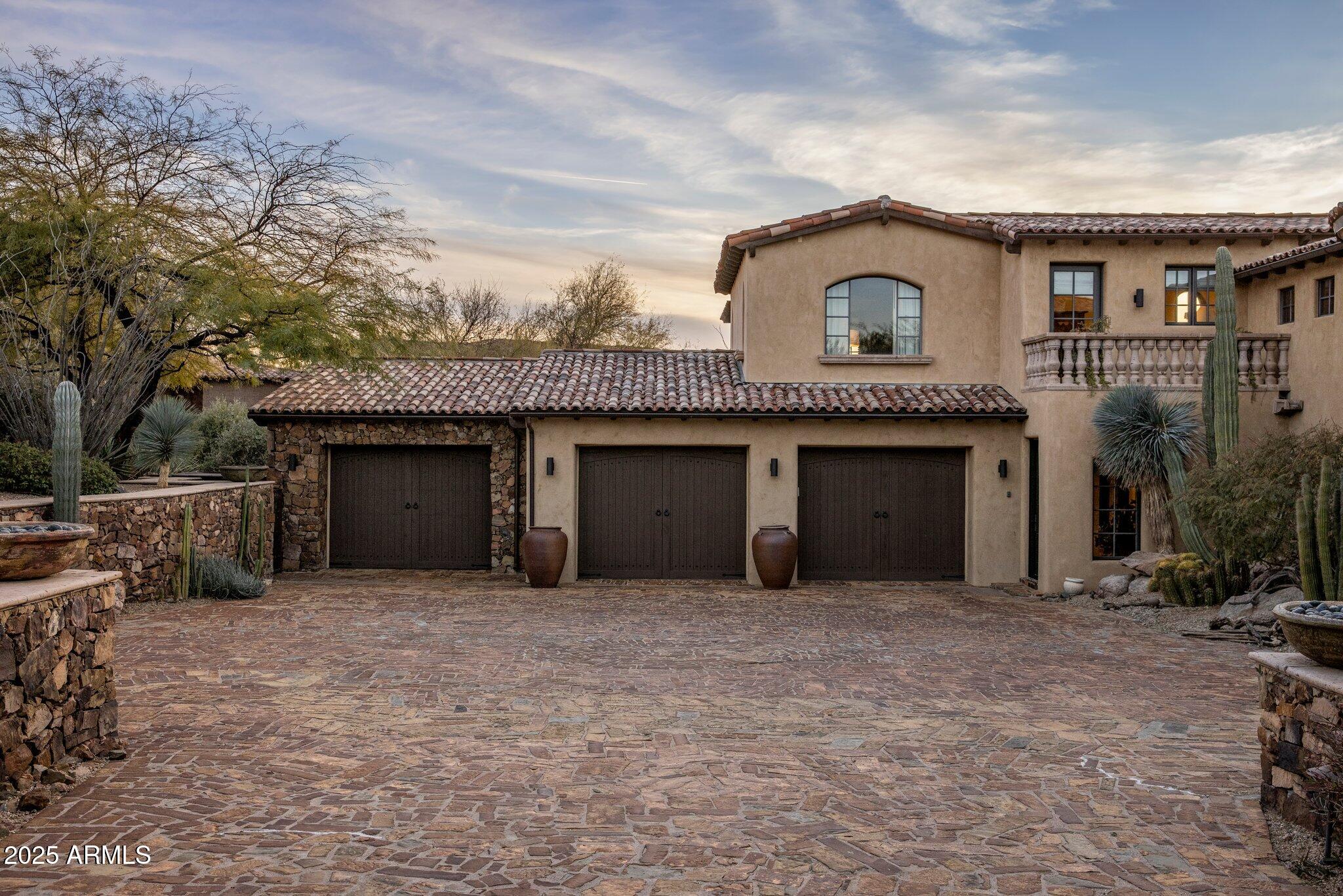ESTANCIA - Residential