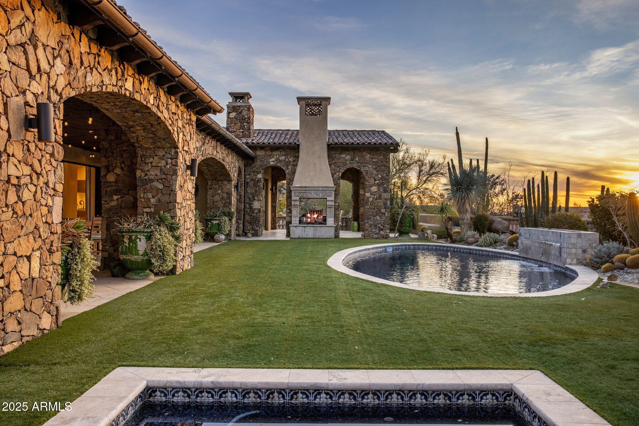ESTANCIA - Residential