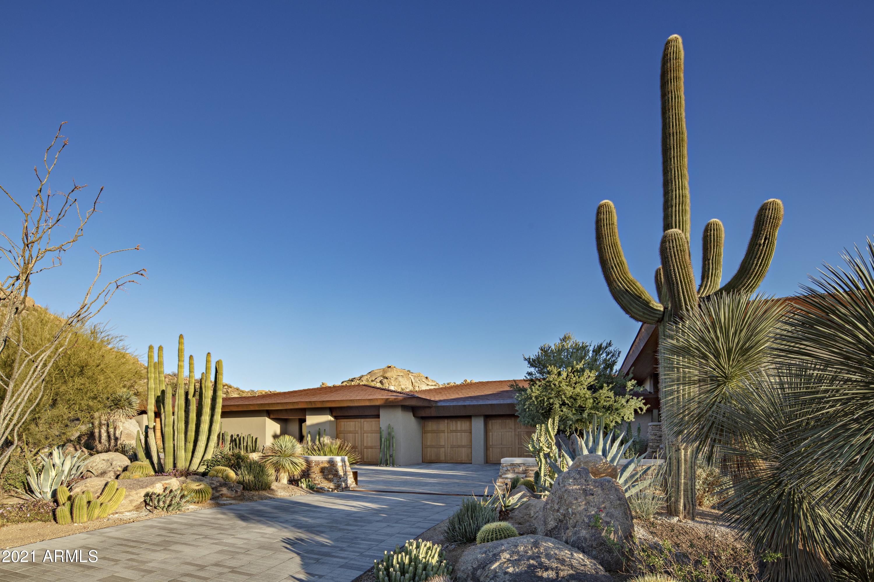 ESTANCIA - Residential