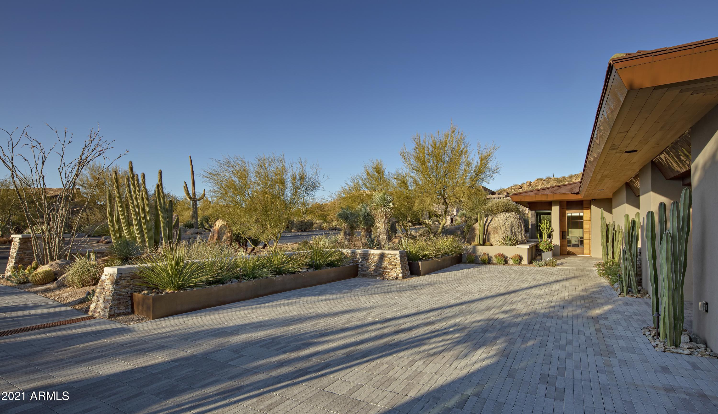 ESTANCIA - Residential