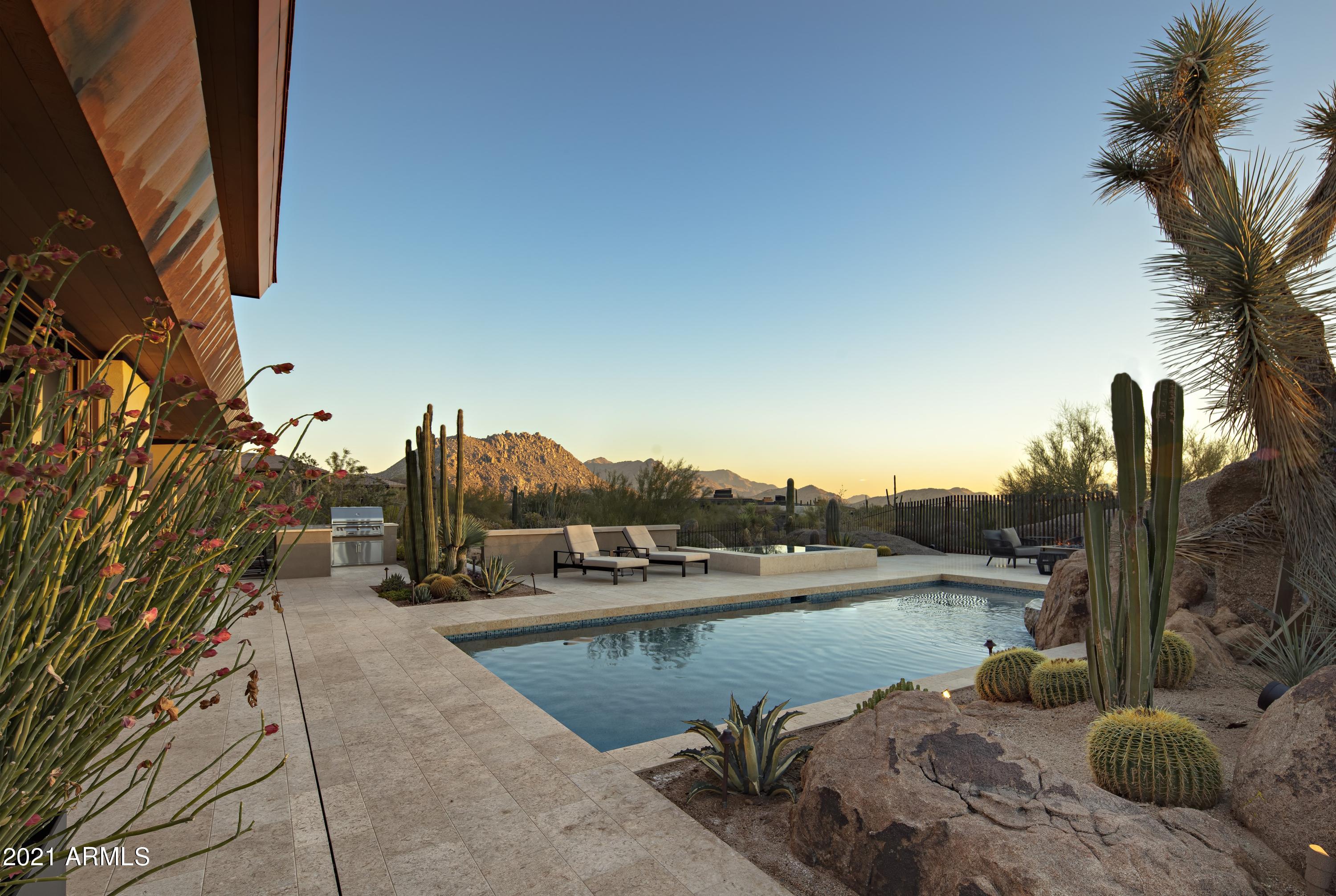 ESTANCIA - Residential