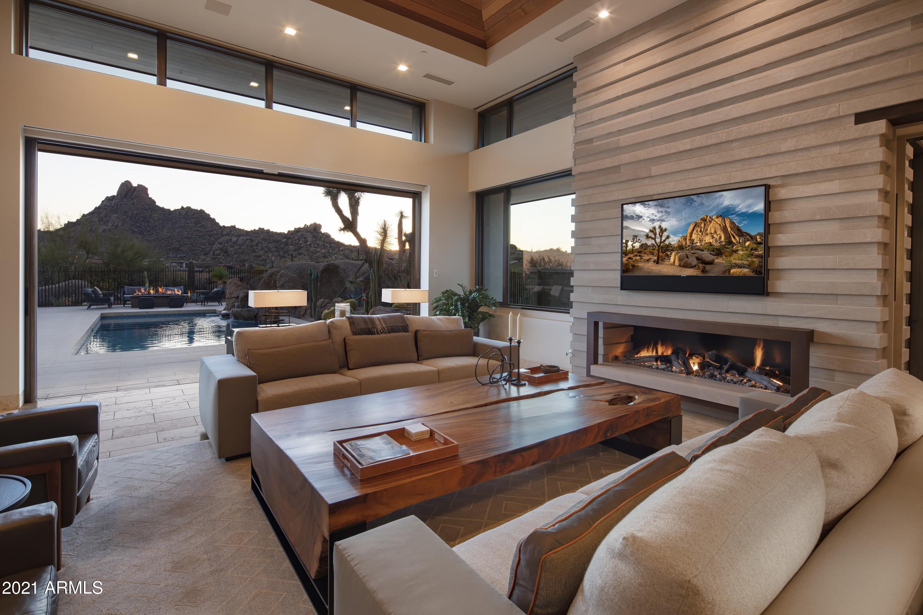 ESTANCIA - Residential