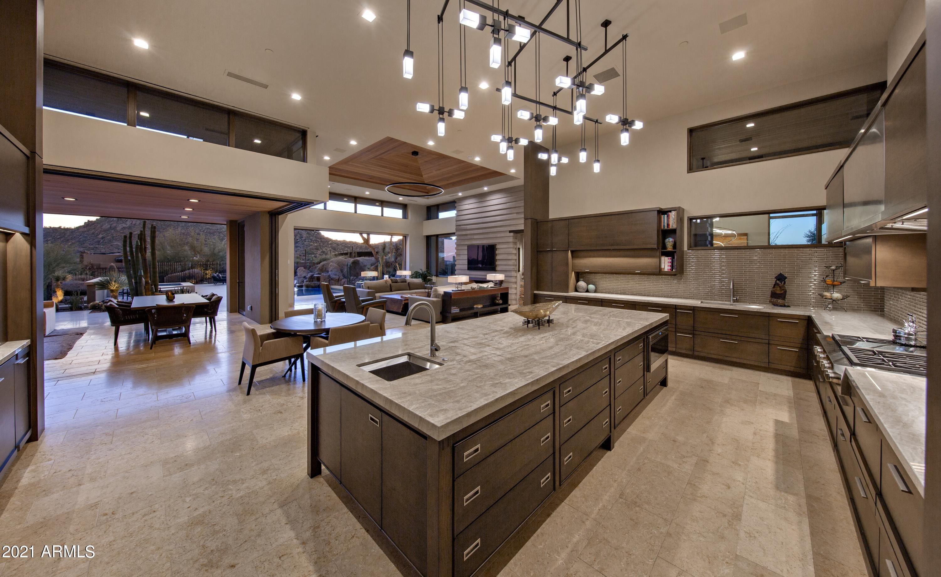 ESTANCIA - Residential