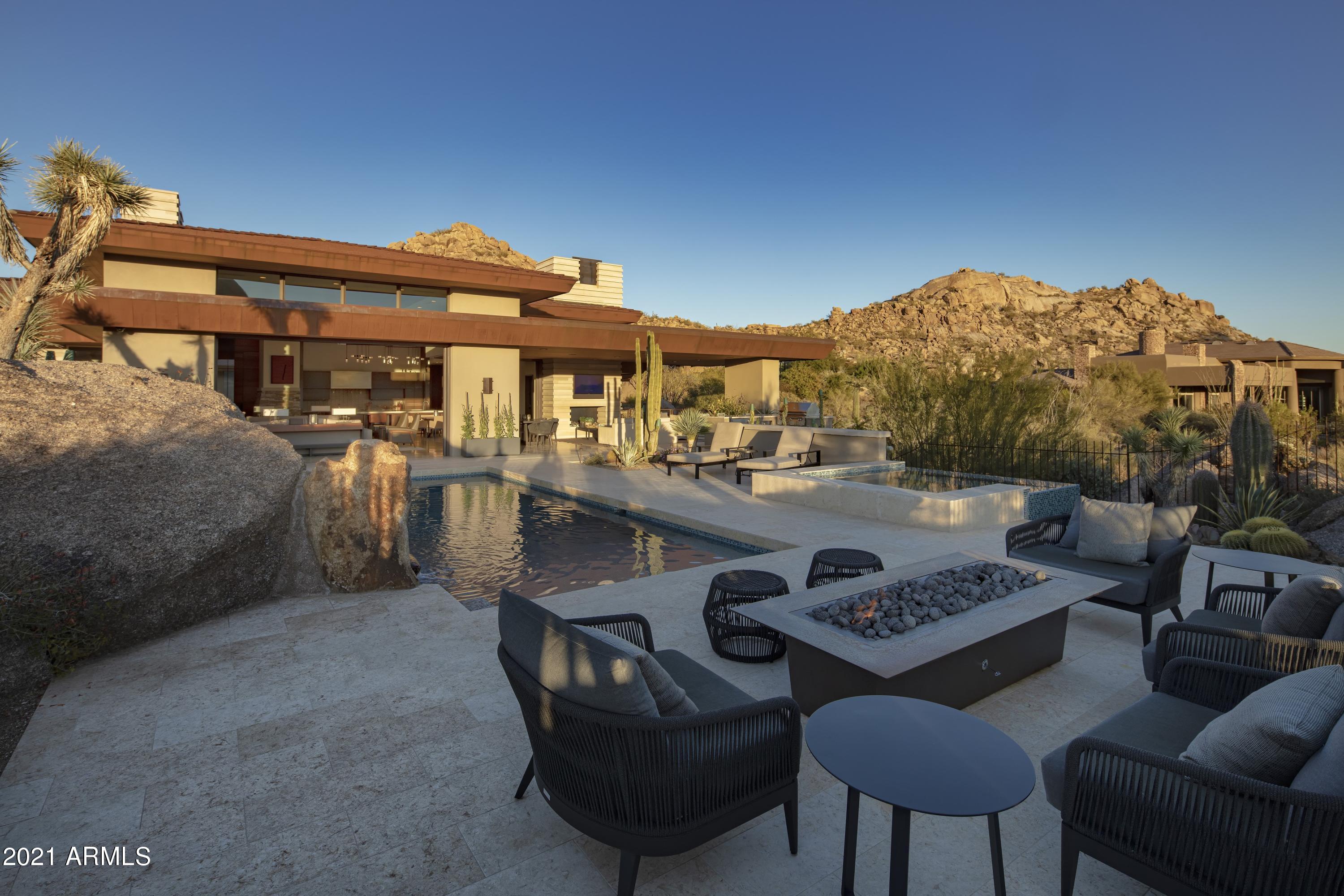 ESTANCIA - Residential