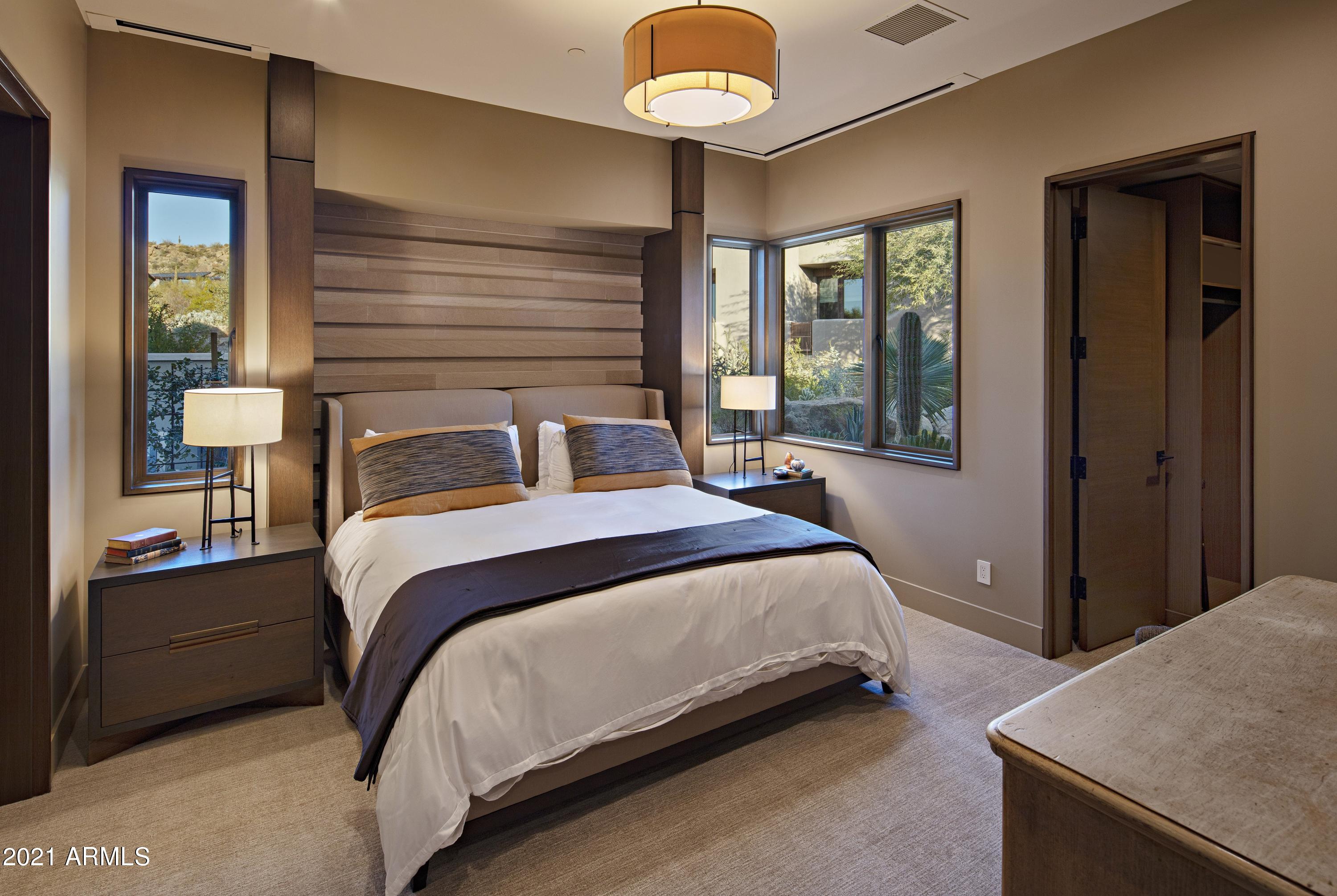 ESTANCIA - Residential