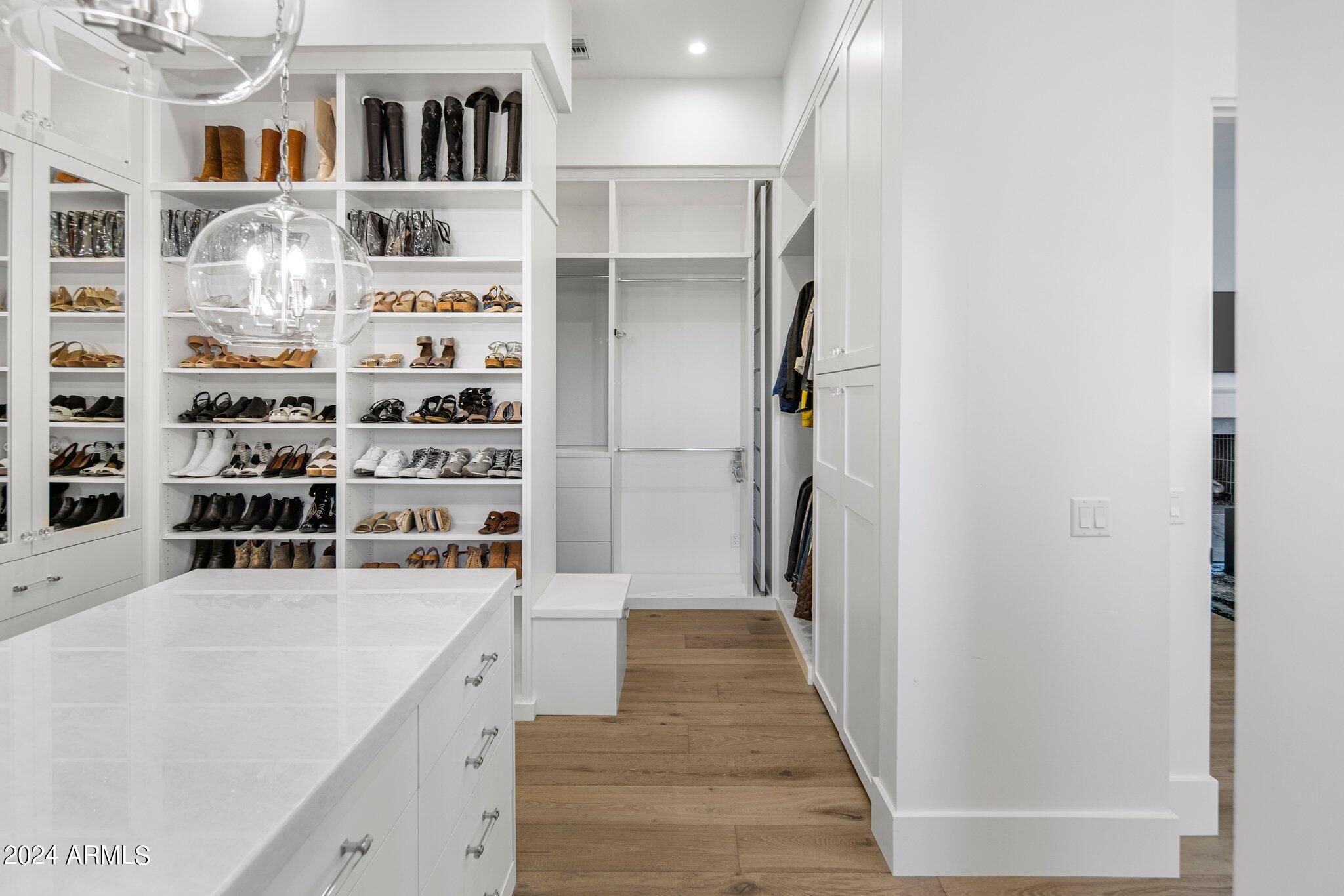 WHISPER ROCK UNIT 3 - Residential
