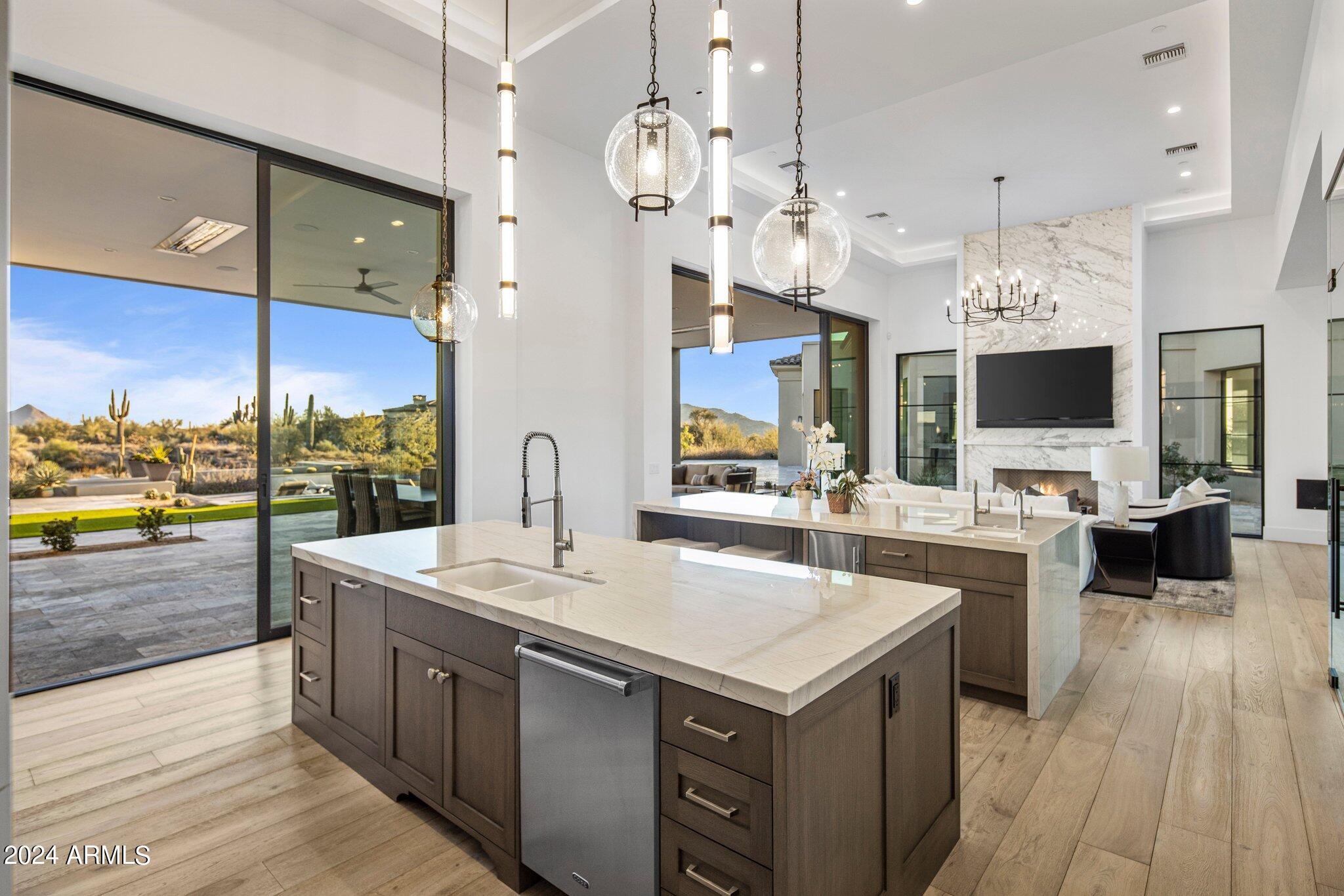 WHISPER ROCK UNIT 3 - Residential