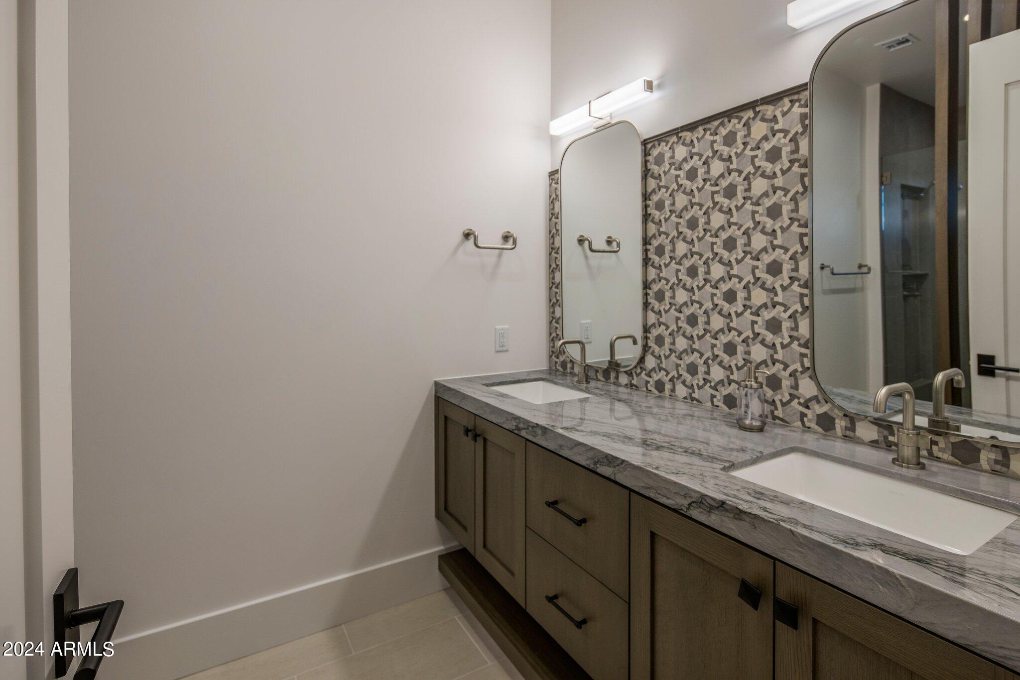 WHISPER ROCK UNIT 3 - Residential