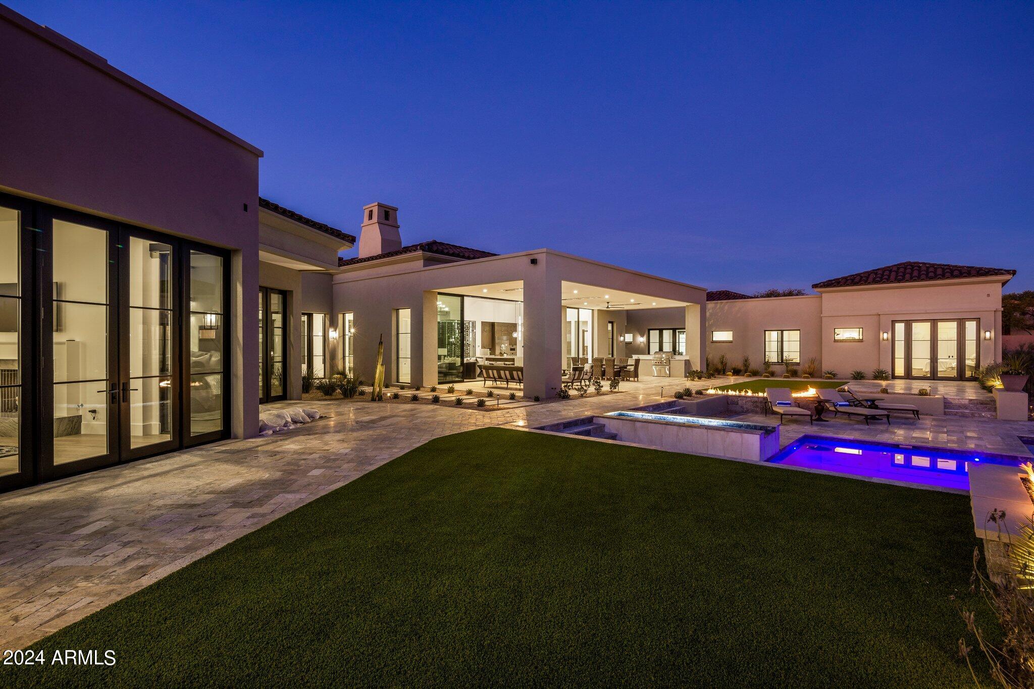 WHISPER ROCK UNIT 3 - Residential