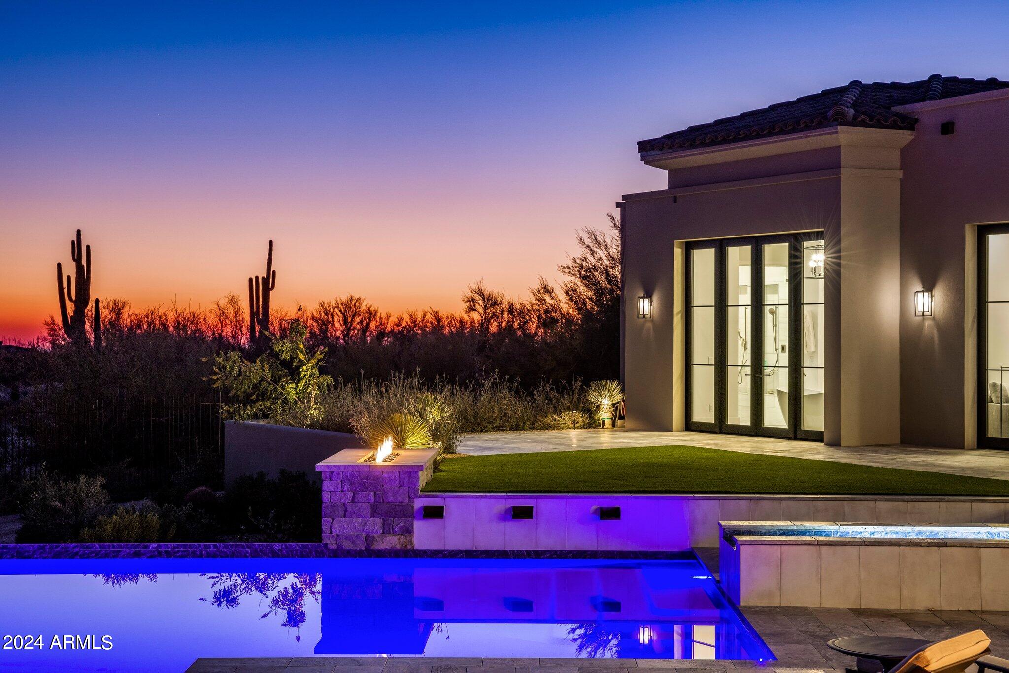 WHISPER ROCK UNIT 3 - Residential