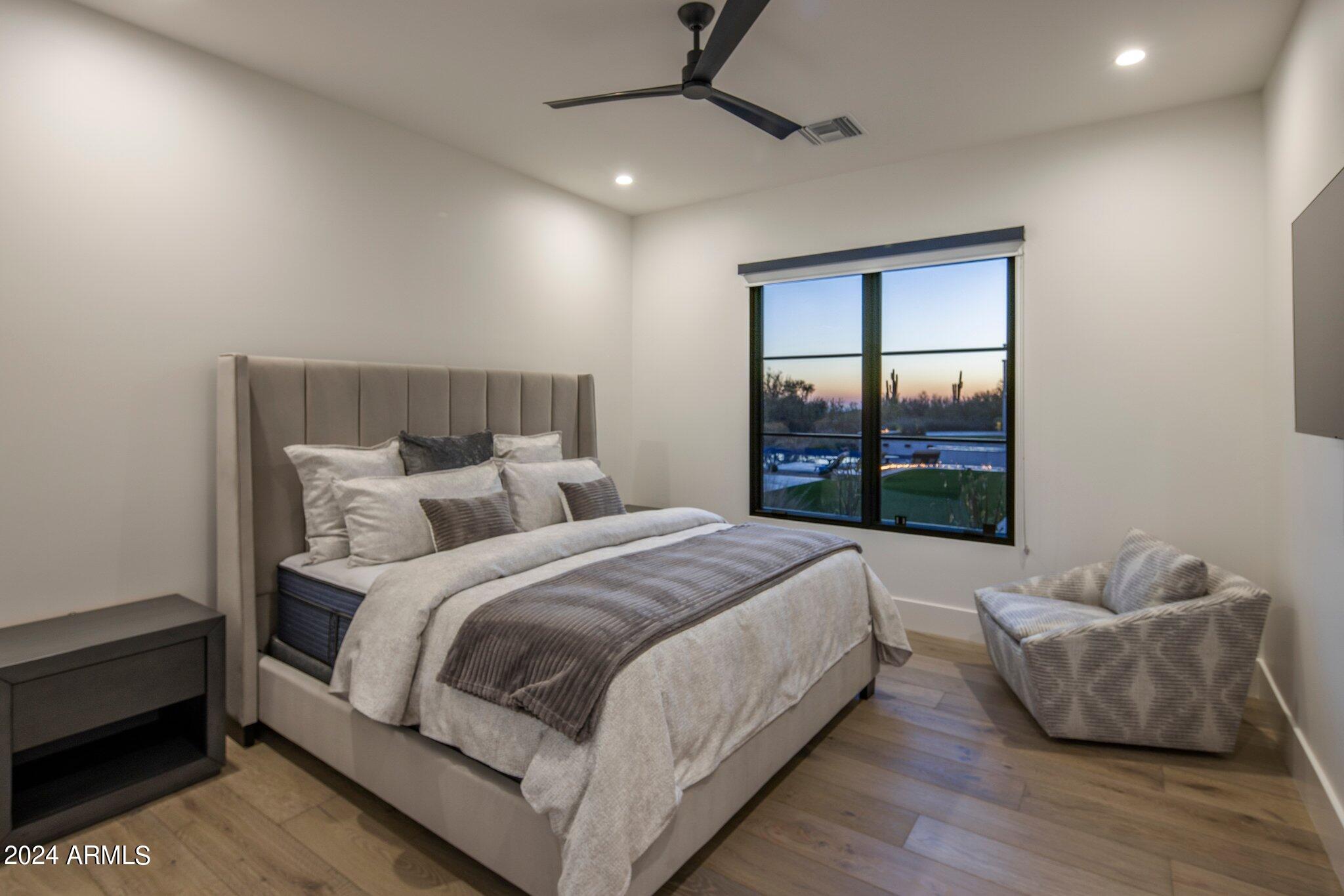 WHISPER ROCK UNIT 3 - Residential