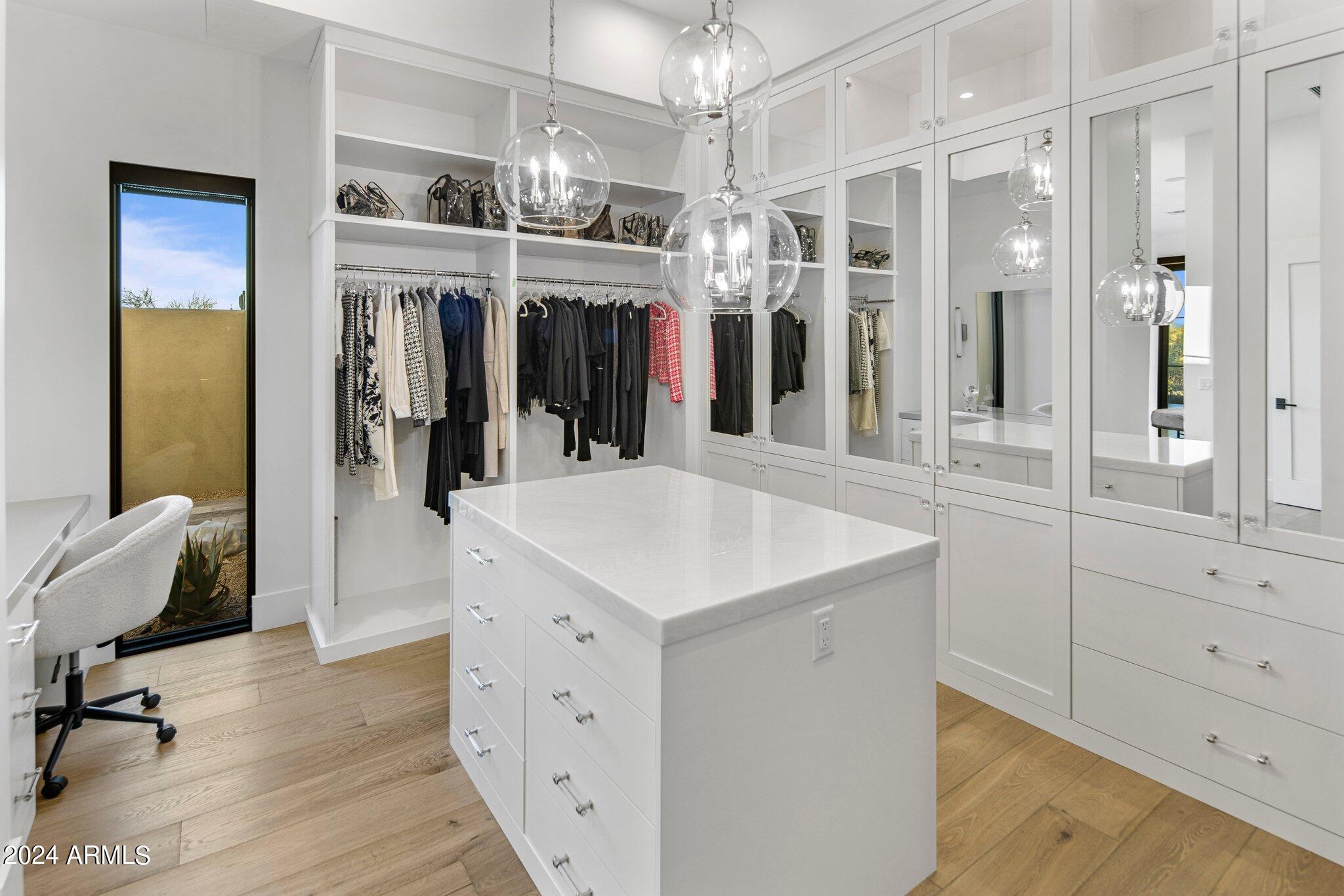WHISPER ROCK UNIT 3 - Residential
