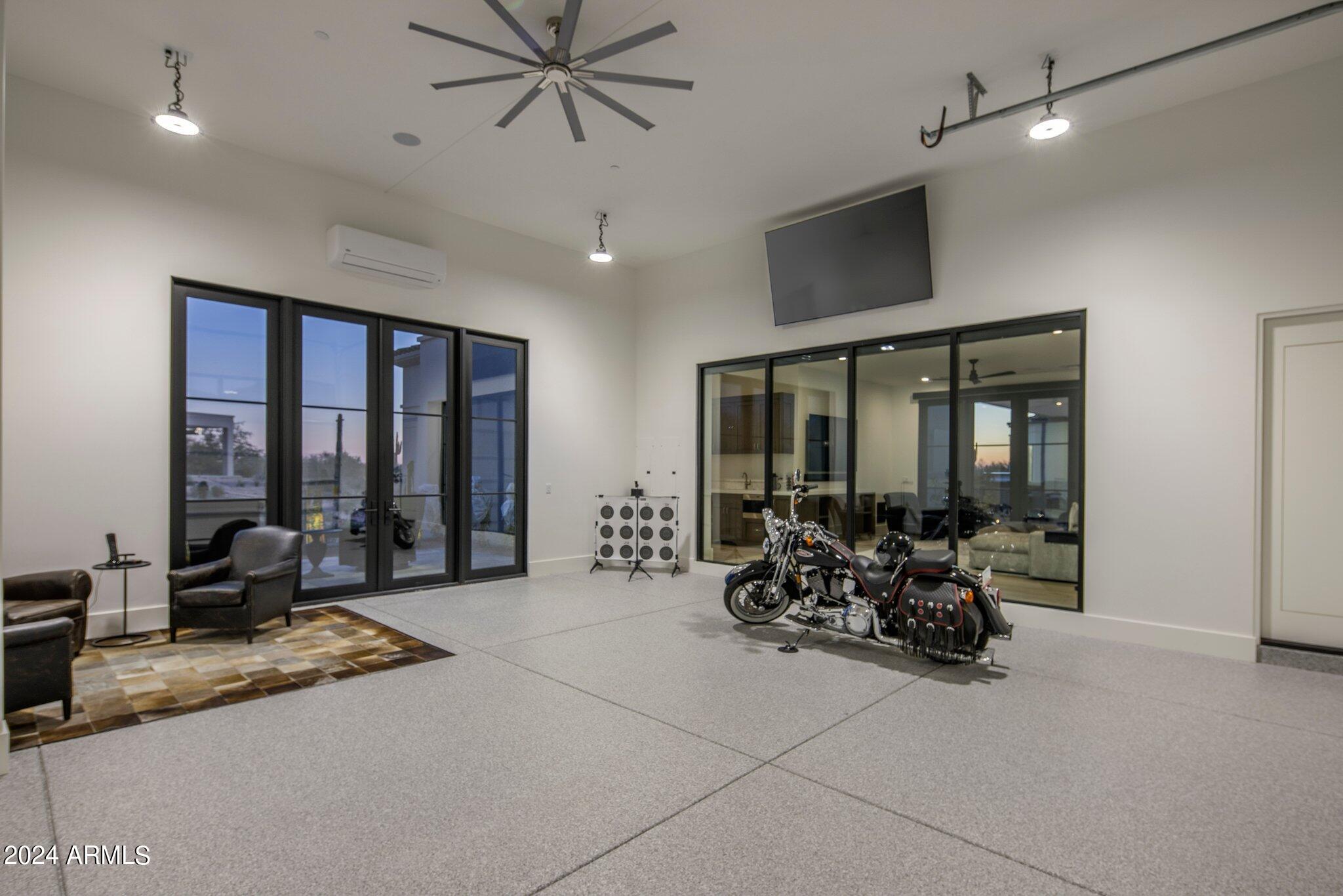 WHISPER ROCK UNIT 3 - Residential