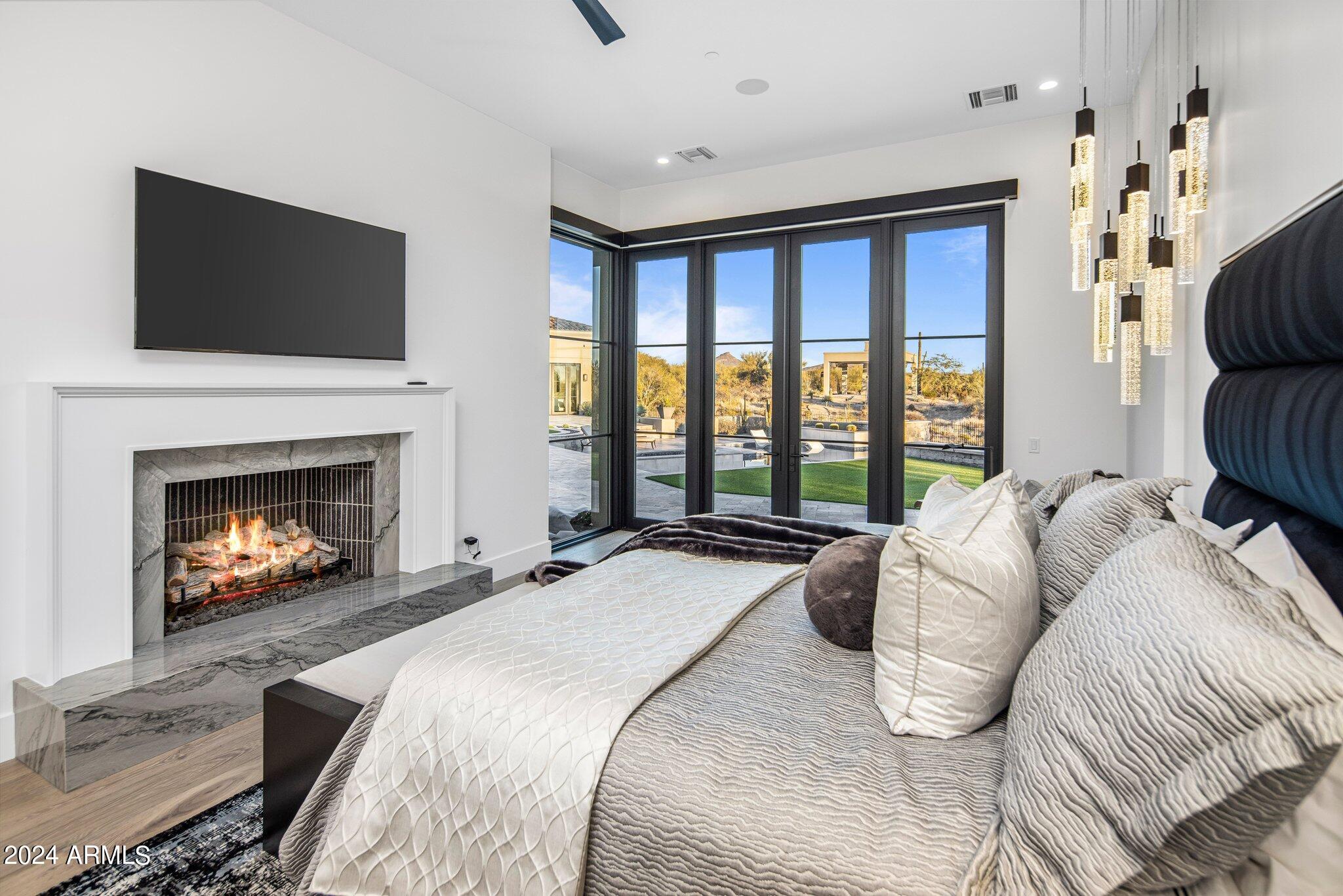 WHISPER ROCK UNIT 3 - Residential
