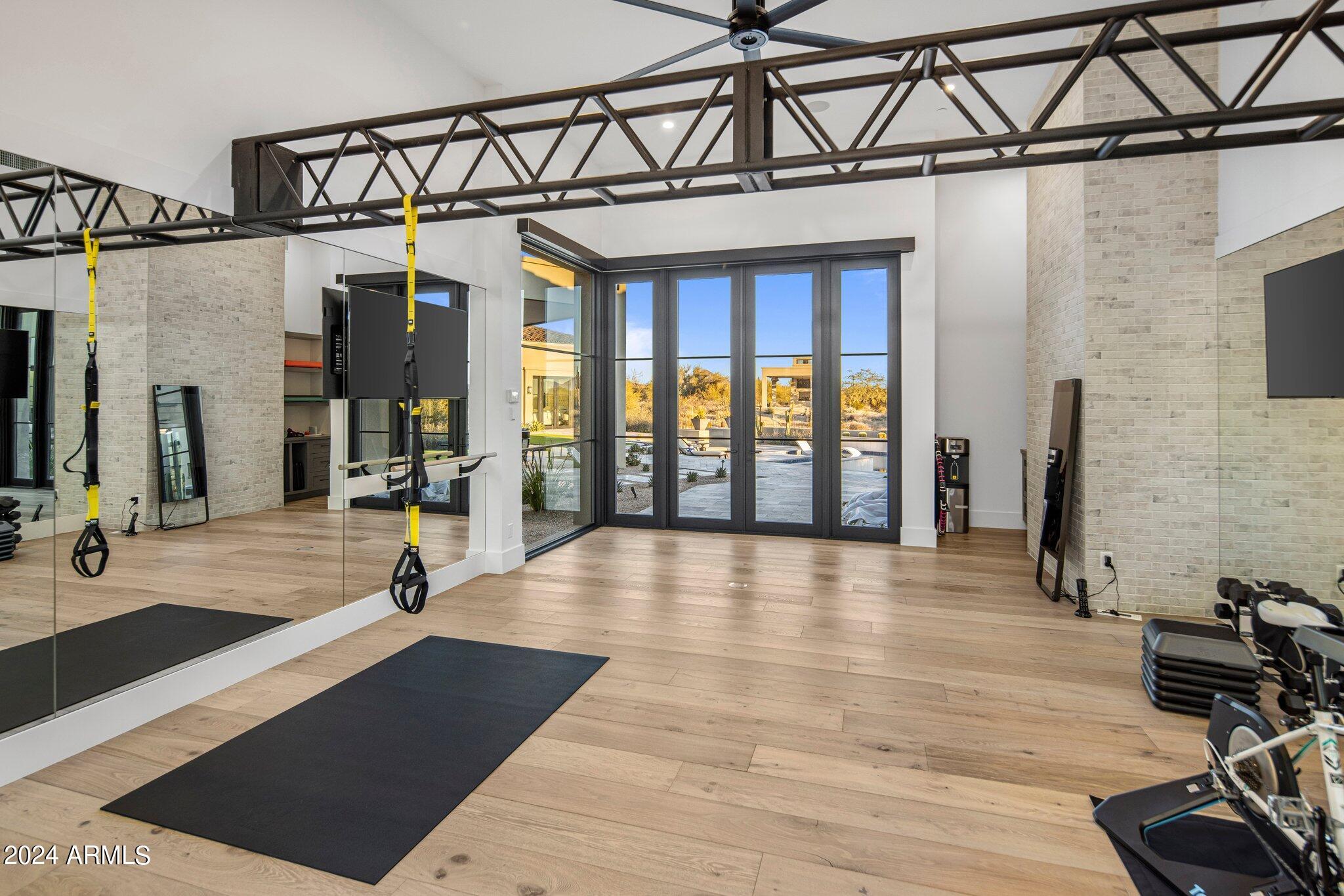 WHISPER ROCK UNIT 3 - Residential