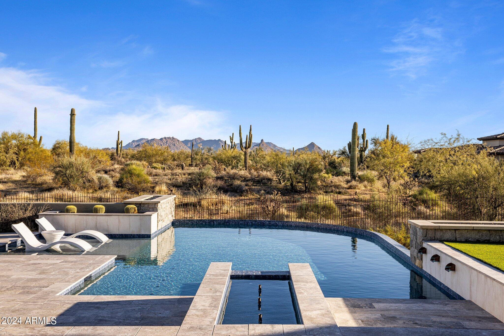 WHISPER ROCK UNIT 3 - Residential