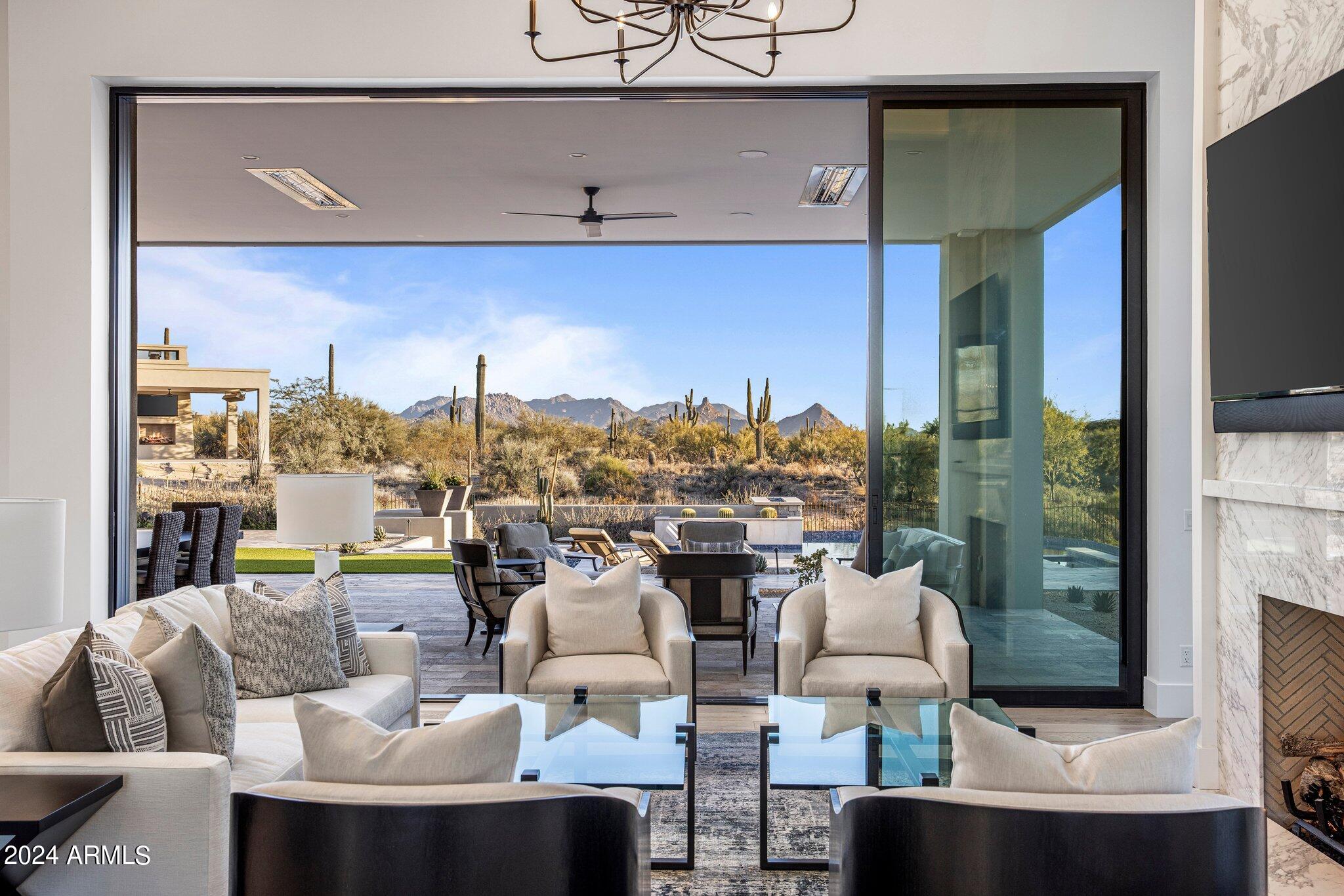 WHISPER ROCK UNIT 3 - Residential