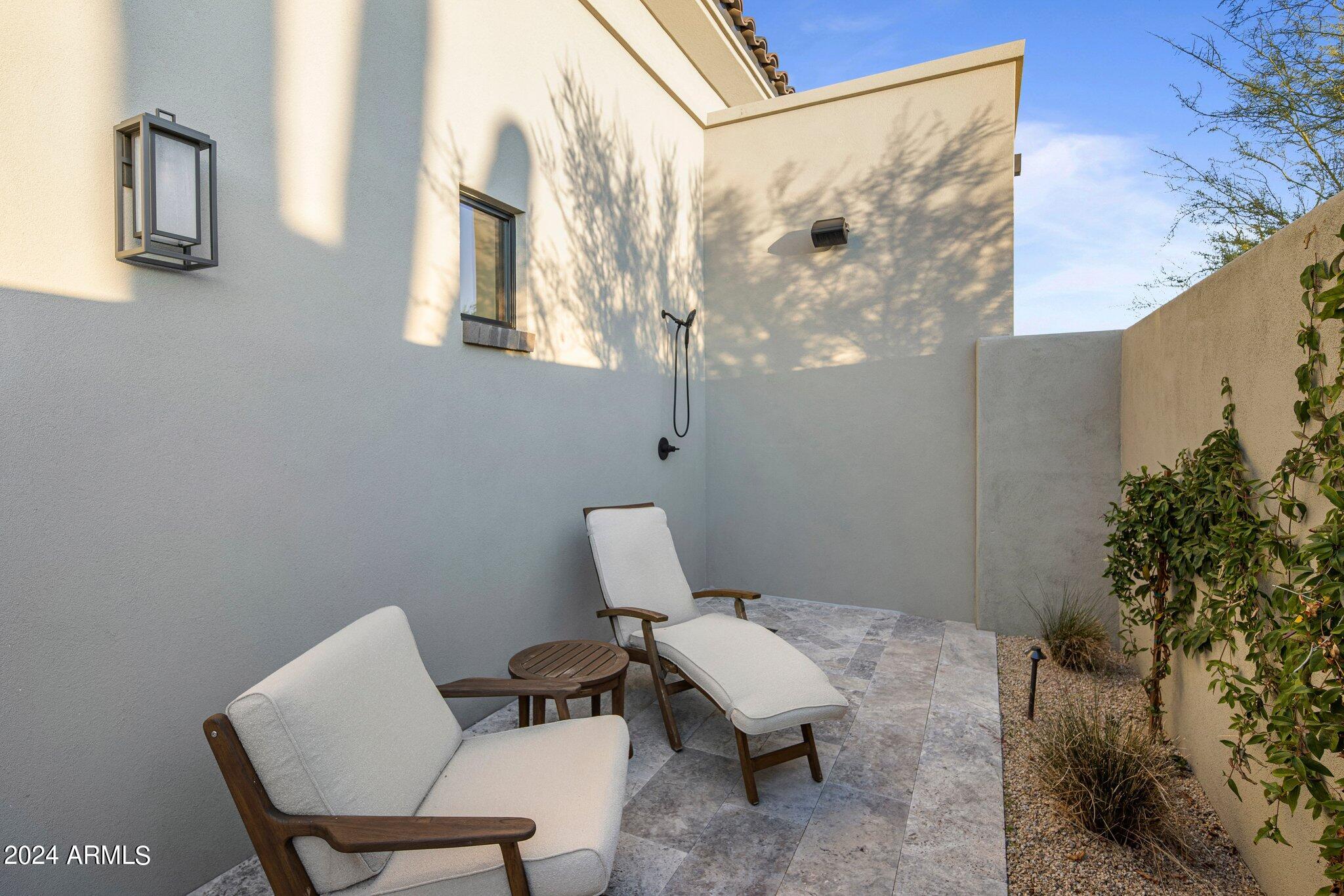 WHISPER ROCK UNIT 3 - Residential