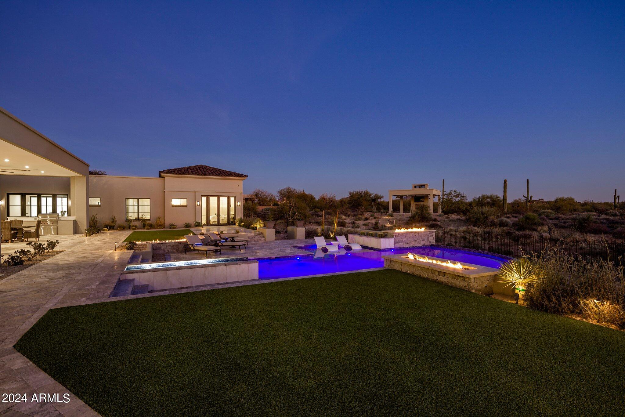 WHISPER ROCK UNIT 3 - Residential