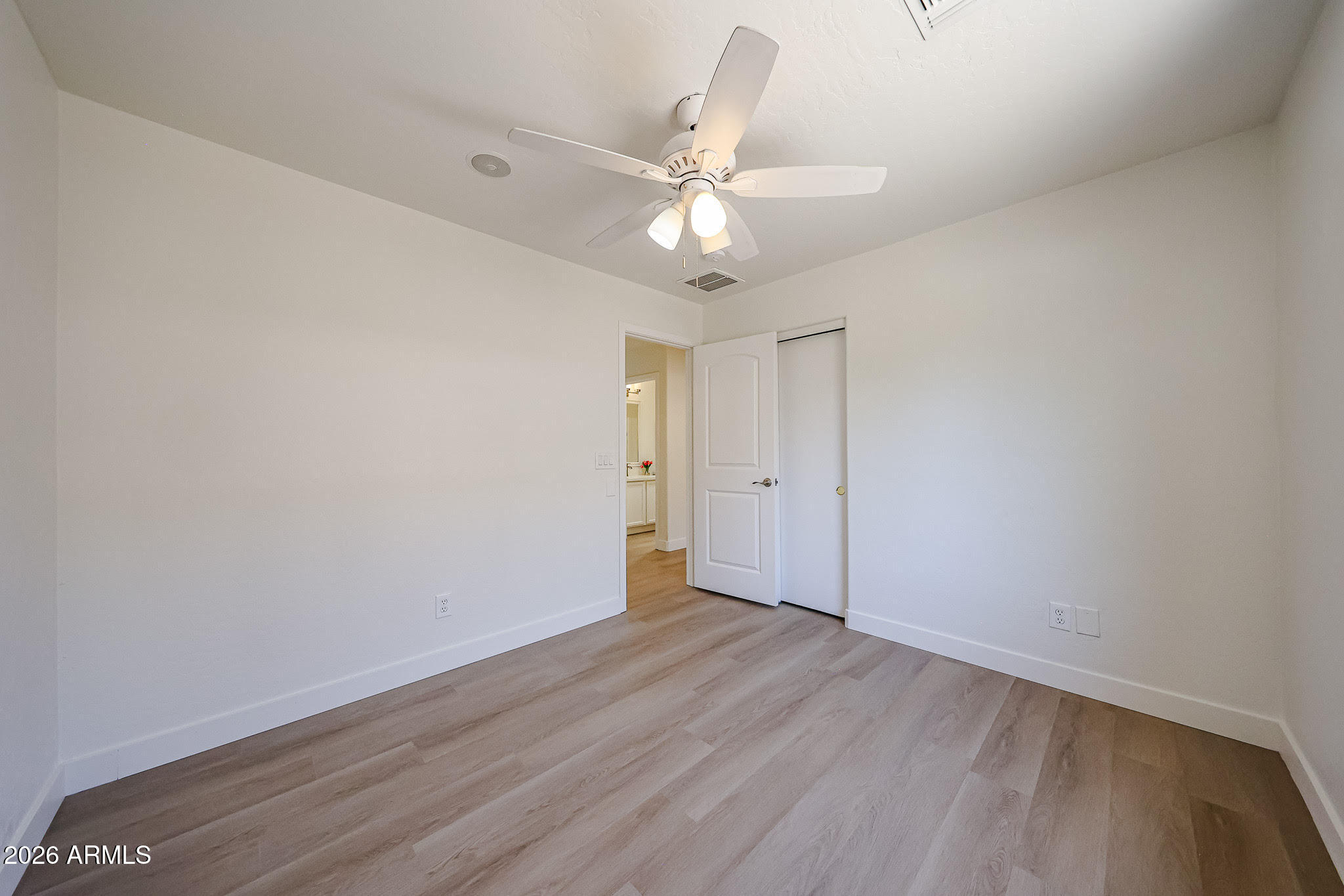DREAMING SUMMIT UNIT 2B - Residential