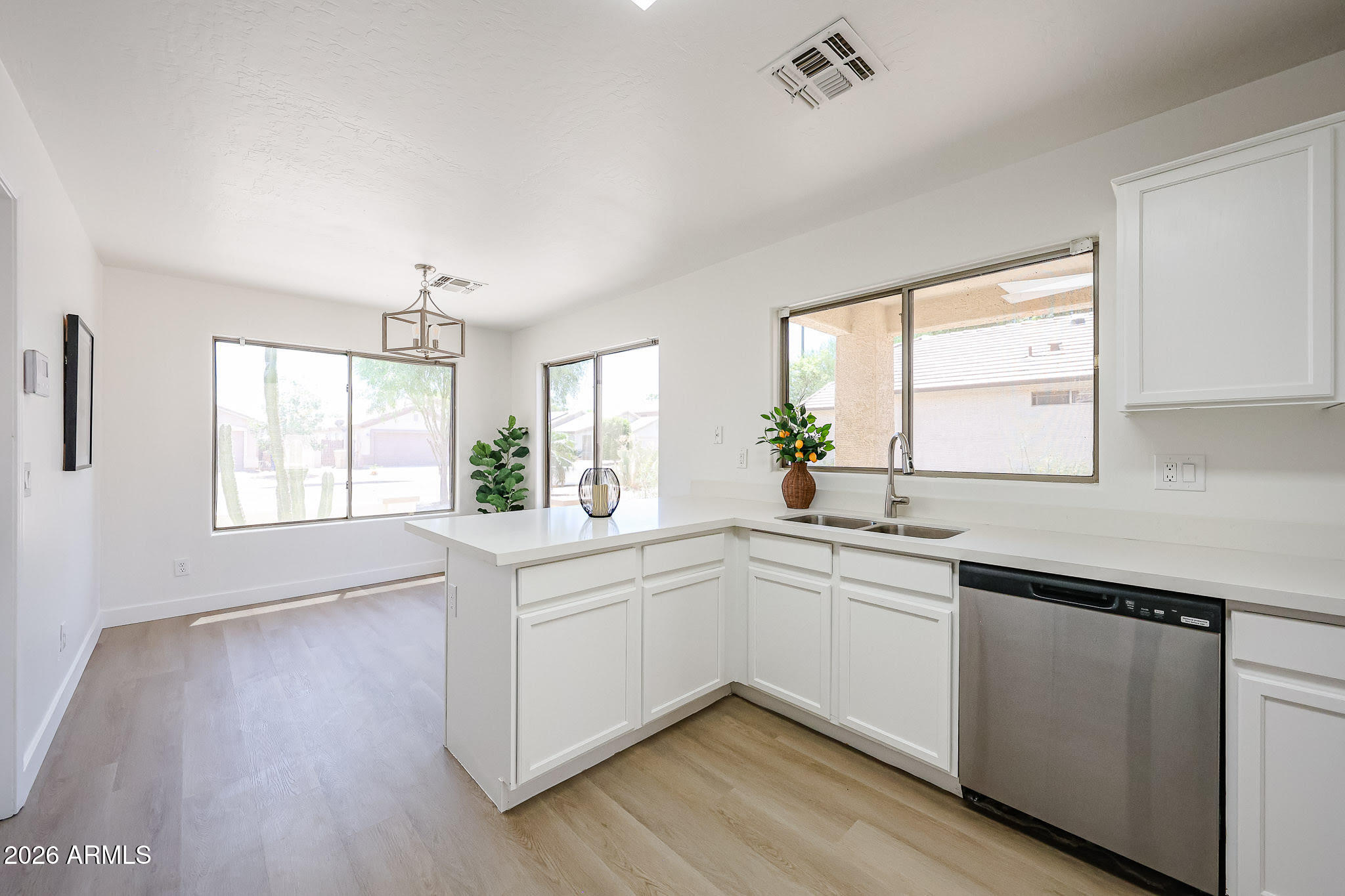 DREAMING SUMMIT UNIT 2B - Residential