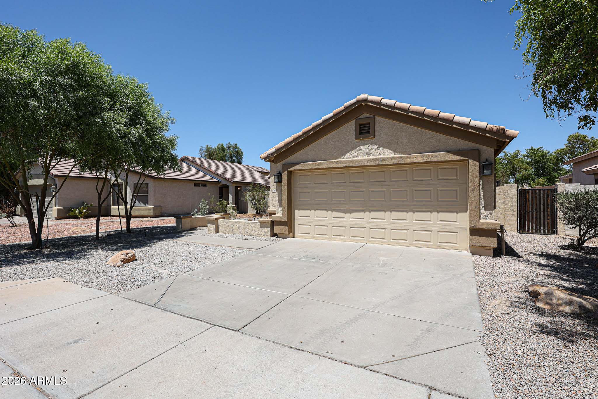 DREAMING SUMMIT UNIT 2B - Residential