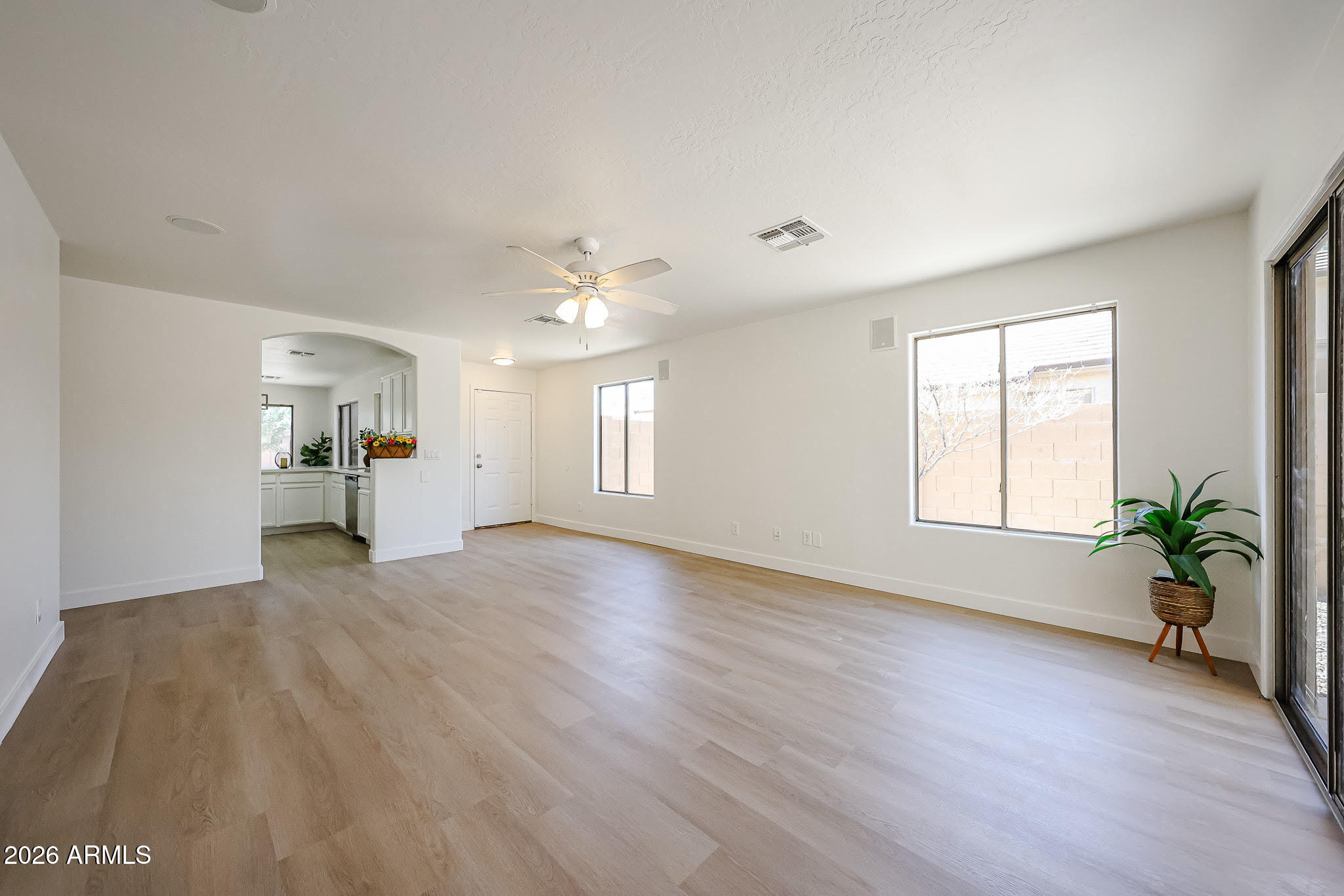 DREAMING SUMMIT UNIT 2B - Residential