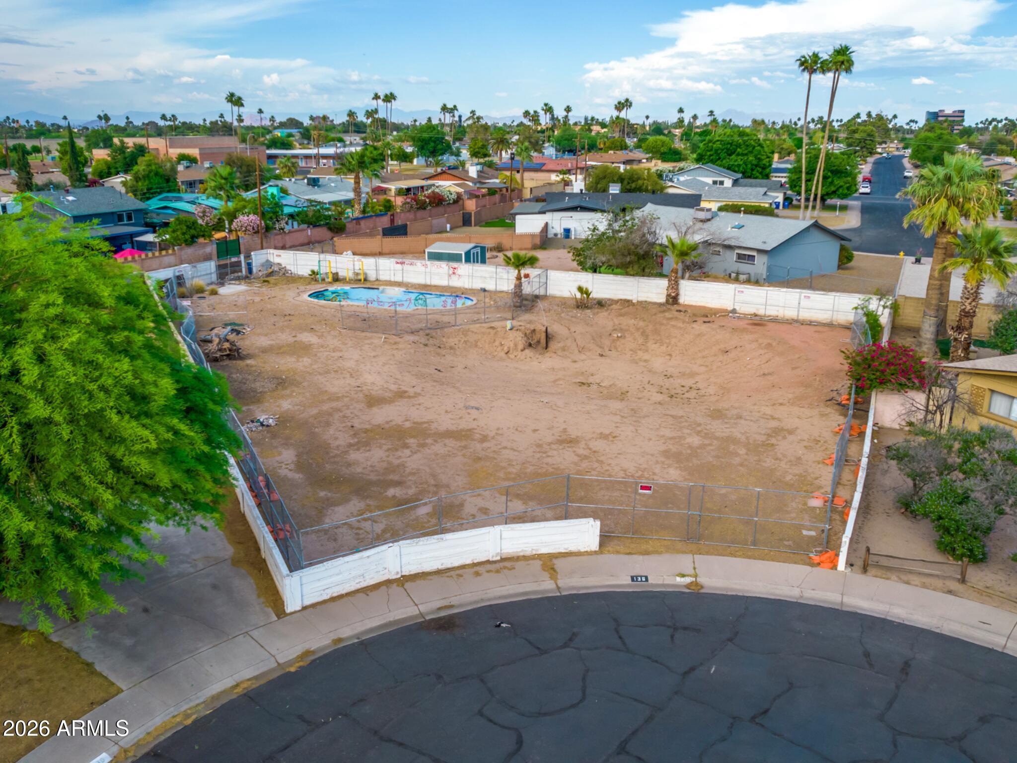 Tempe Gardens 3 - Land